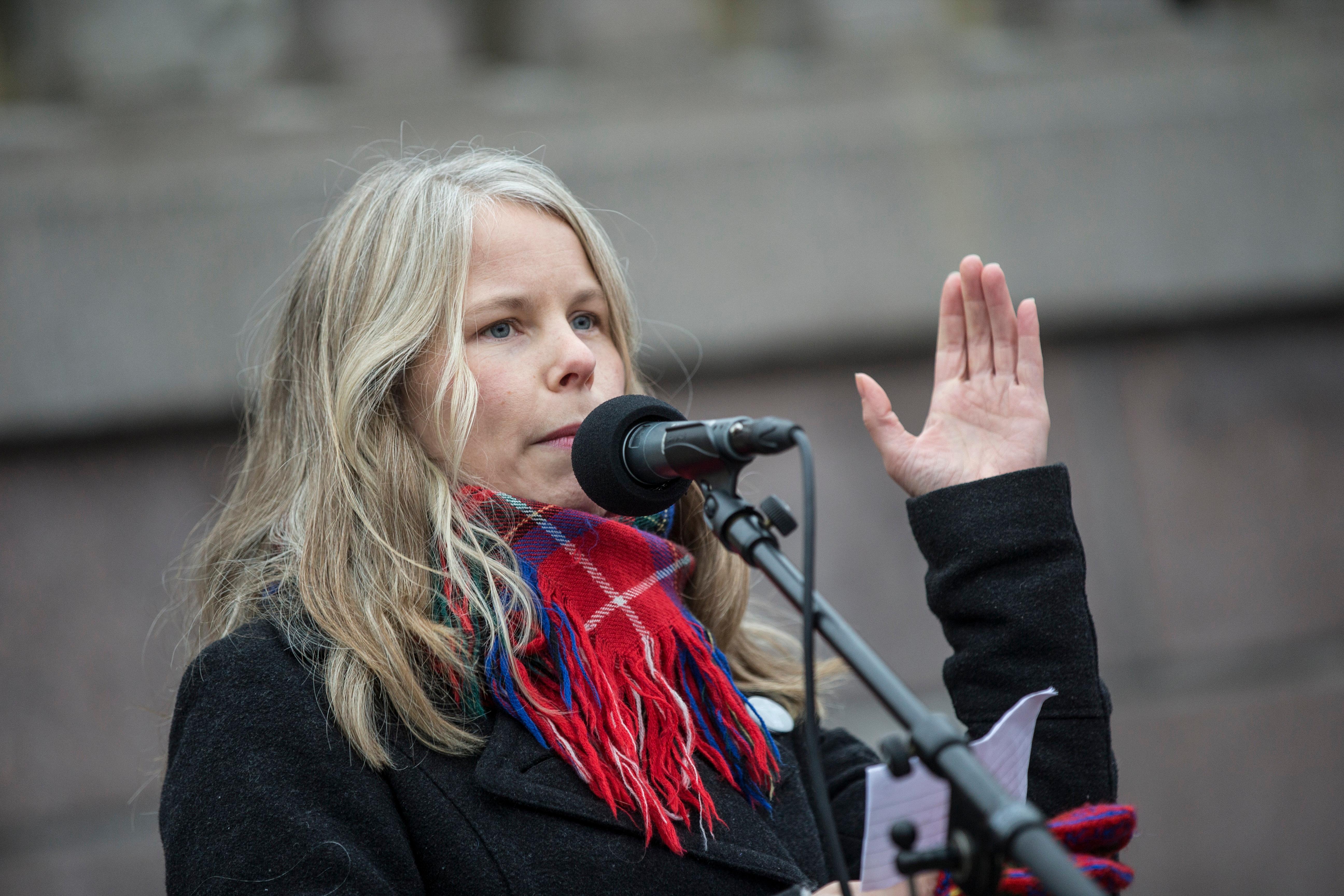 Oslo  20181117.
Lørdag ble det demonstrert for å beholde dagens abortlov i 33 norske byer. Her fra Kirsti Bergstøs (SV) appell under demonstrasjonen foran Stortinget i Oslo. 
Foto: Trond Reidar Teigen / NTB