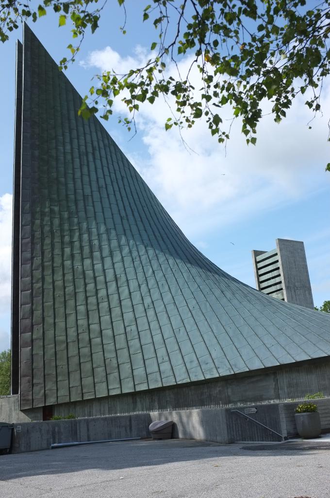 Slettebakken kirke i Bergen. Arkitekt Tore Sveram.