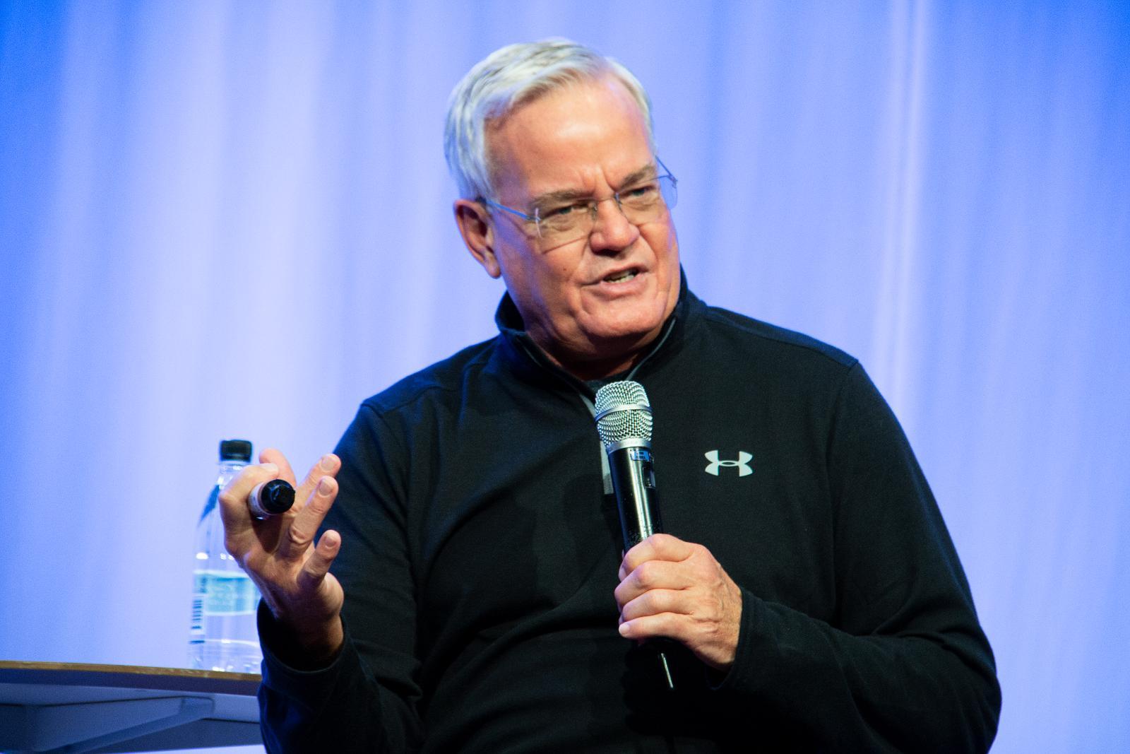 Oberoende grupp granskar Bill Hybels