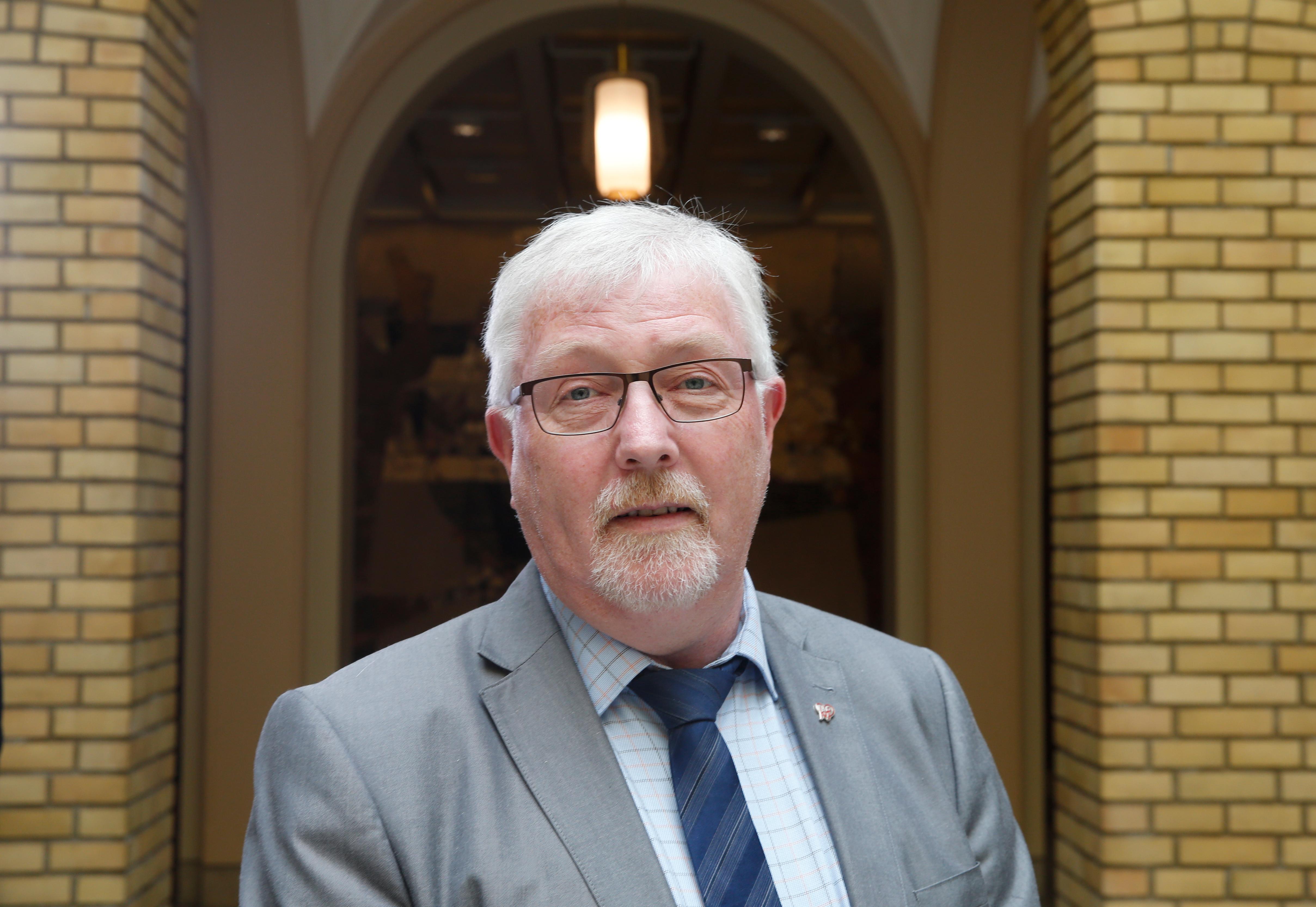 Oslo  20160511.
Geir Toskedal (KrF) kommenterer integreringsmeldingen i stortinget onsdag.
Foto: Vidar Ruud / NTB