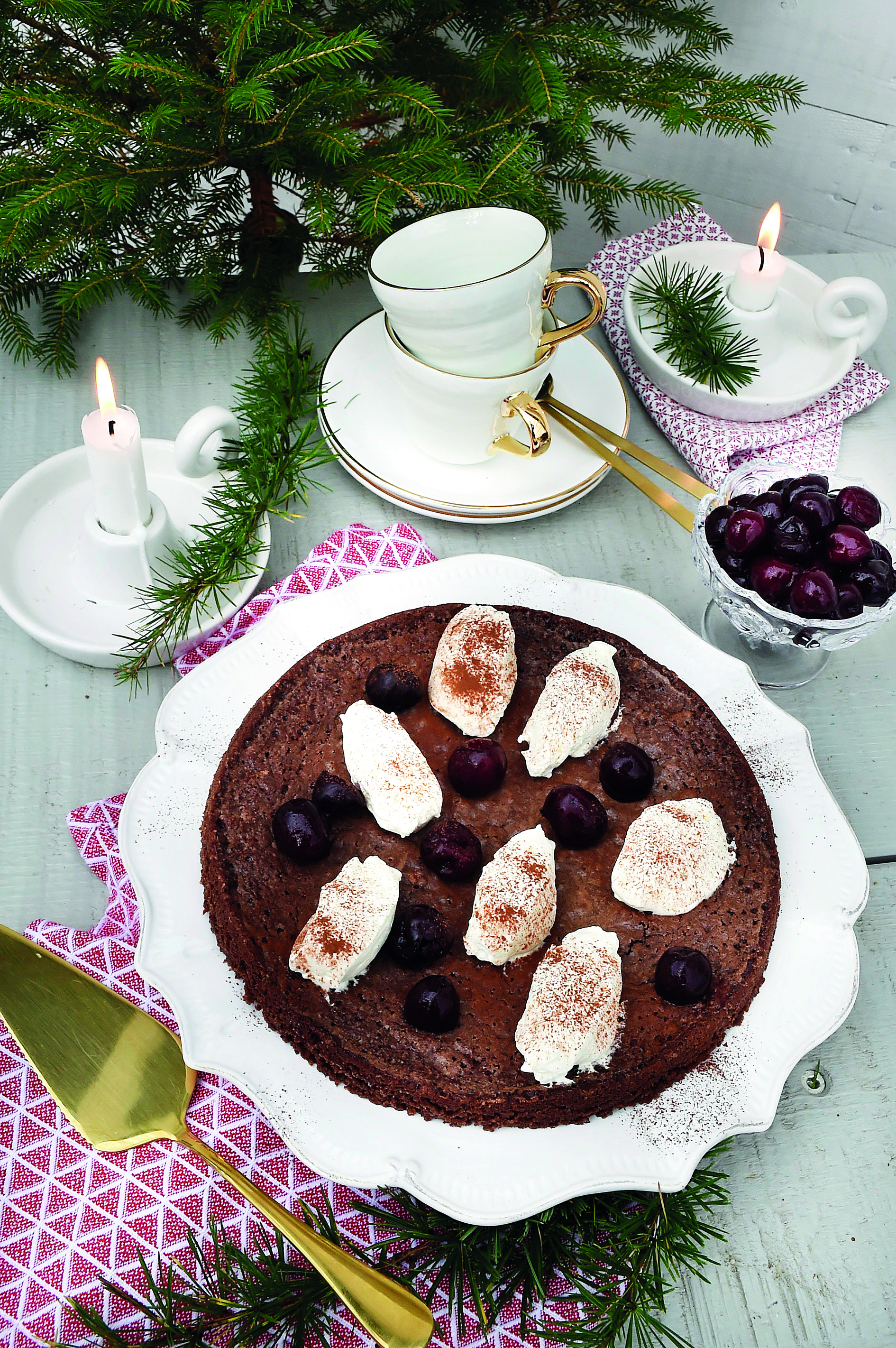 Kladdkaka är en klassiker året runt, men med kanel får den en härlig julig känsla.