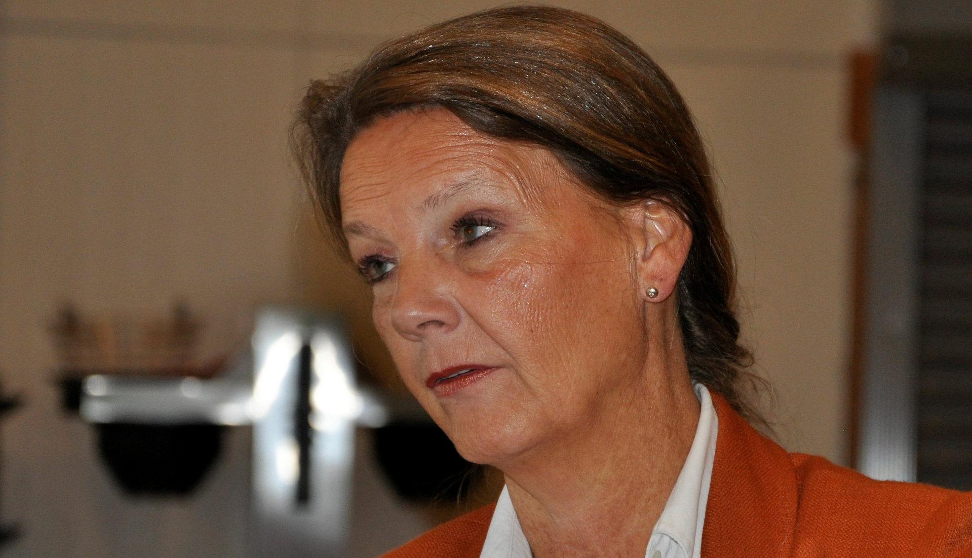 TAR AVSTAND: Stortingsrepresentant Ingjerd Schou (H).