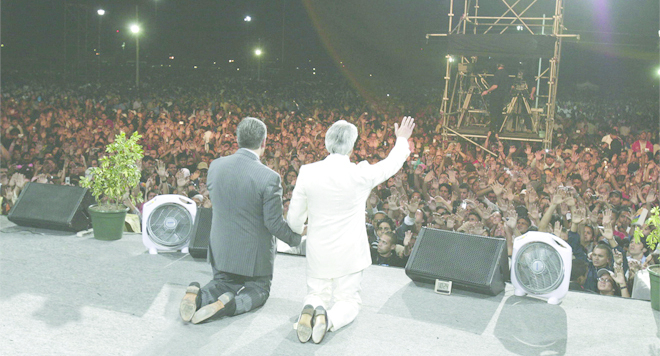 Hinduer protesterar mot Benny Hinns Indienbesök