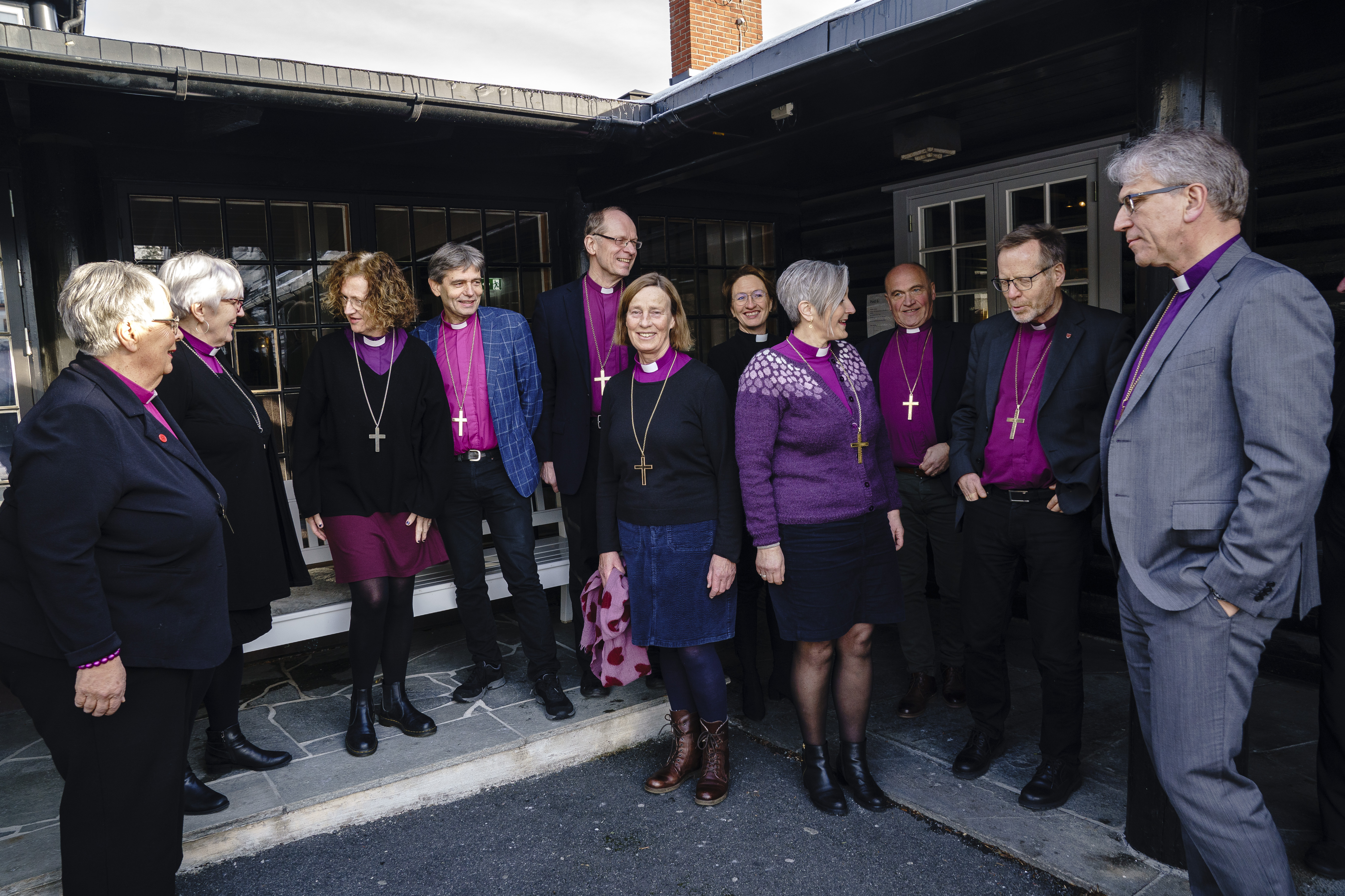 Biskoper i Den norske kirke. 

Olav Fykse Tveit, preses, Nidaros domprosti

Fungerende biskop Kari Mangrud Alvsvåg, Borg bispedømme

Kari Veiteberg, Oslo bispedømme

Solveig Fiske, Hamar bispedømme

Jan Otto Myrseth, Tunsberg bispedømme

Stein Reinertsen, Agder og Telemark bispedømme

Anne Lise Ådnøy, Stavanger bispedømme

Halvor Nordhaug, Bjørgvin bispedømme

Ingeborg Midttømme, Møre bispedømme

Herborg Oline Finnset, Nidaros bispedømme

Ann-Helen Fjeldstad Jusnes, Sør-Hålogaland bispedømme

Olav Øygard, Nord-Hålogaland bispedømme