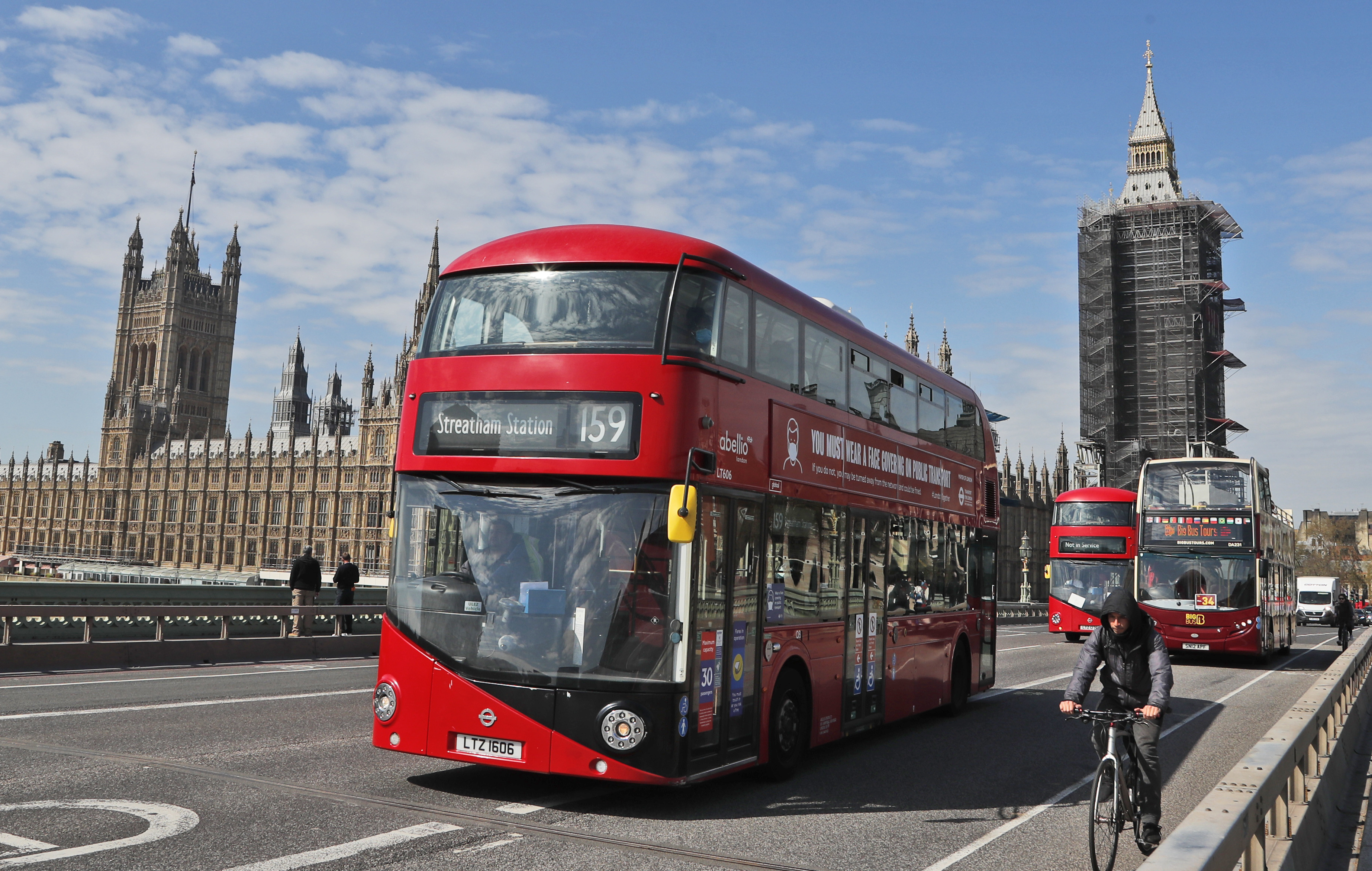 Mange land i Europa følger nøye med på Storbritannia og hvordan det går med deltavarianten der.  Her fra London.