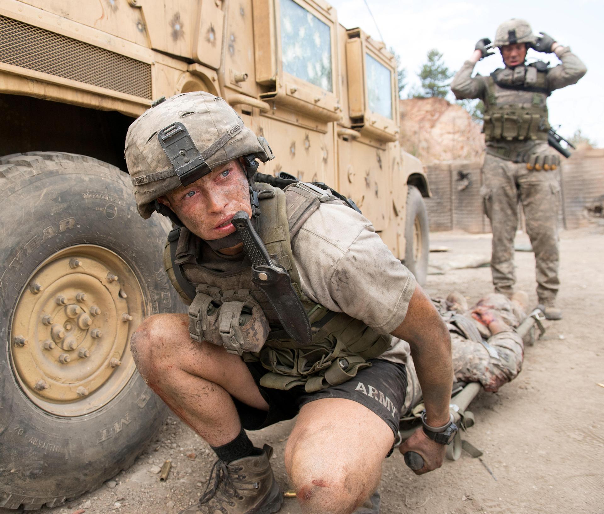 «The Outpost» holder seg tett opp til virkelige hendelser, og understreker at disse soldatene ikke er stoiske patrioter som kjemper for amerikansk suverenitet. Foto: Another World Entertainment