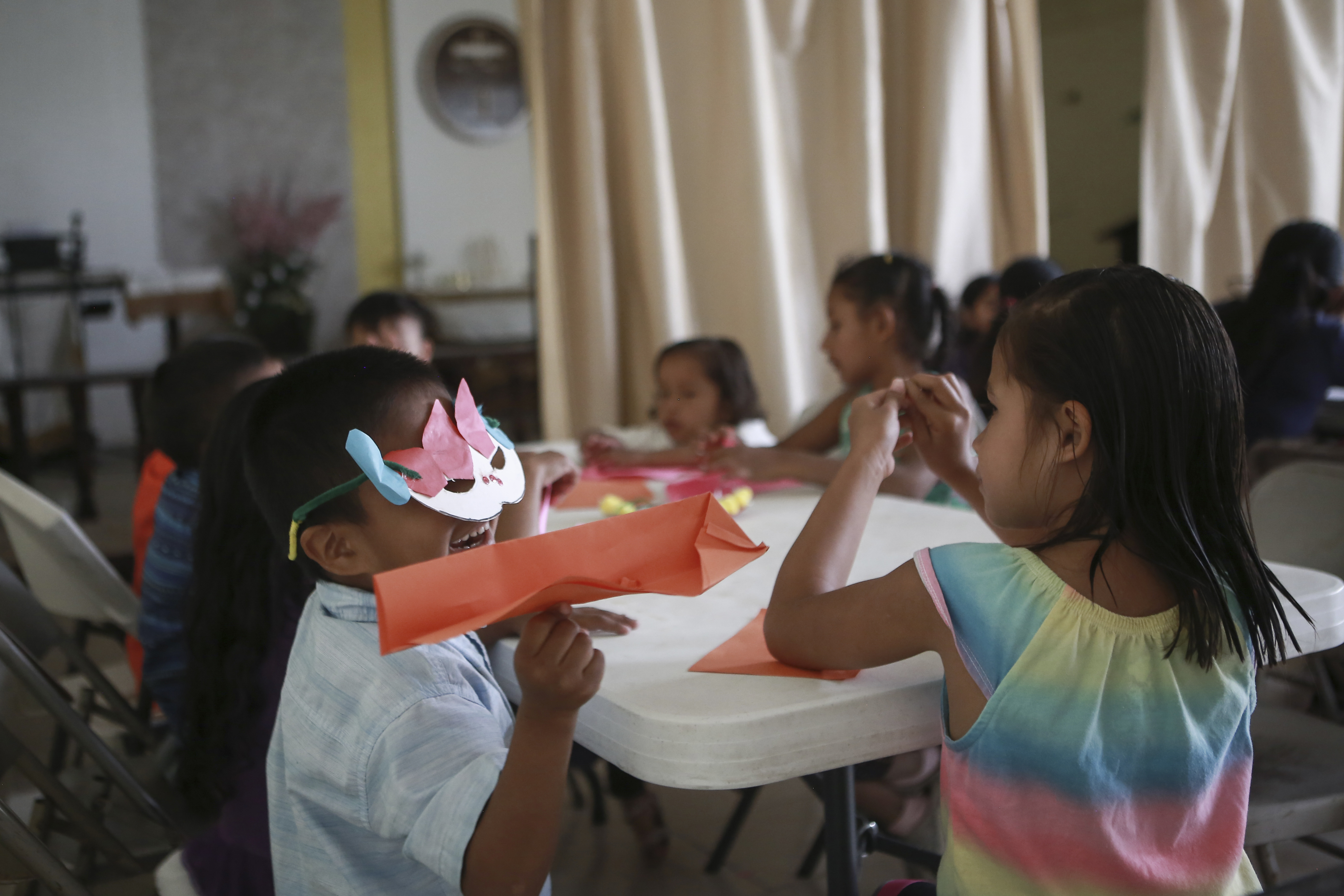 PAPIRFLY: Migrantbarn på Buen Samaritano-hjemmet i Ciudad Juarez, Mexico.