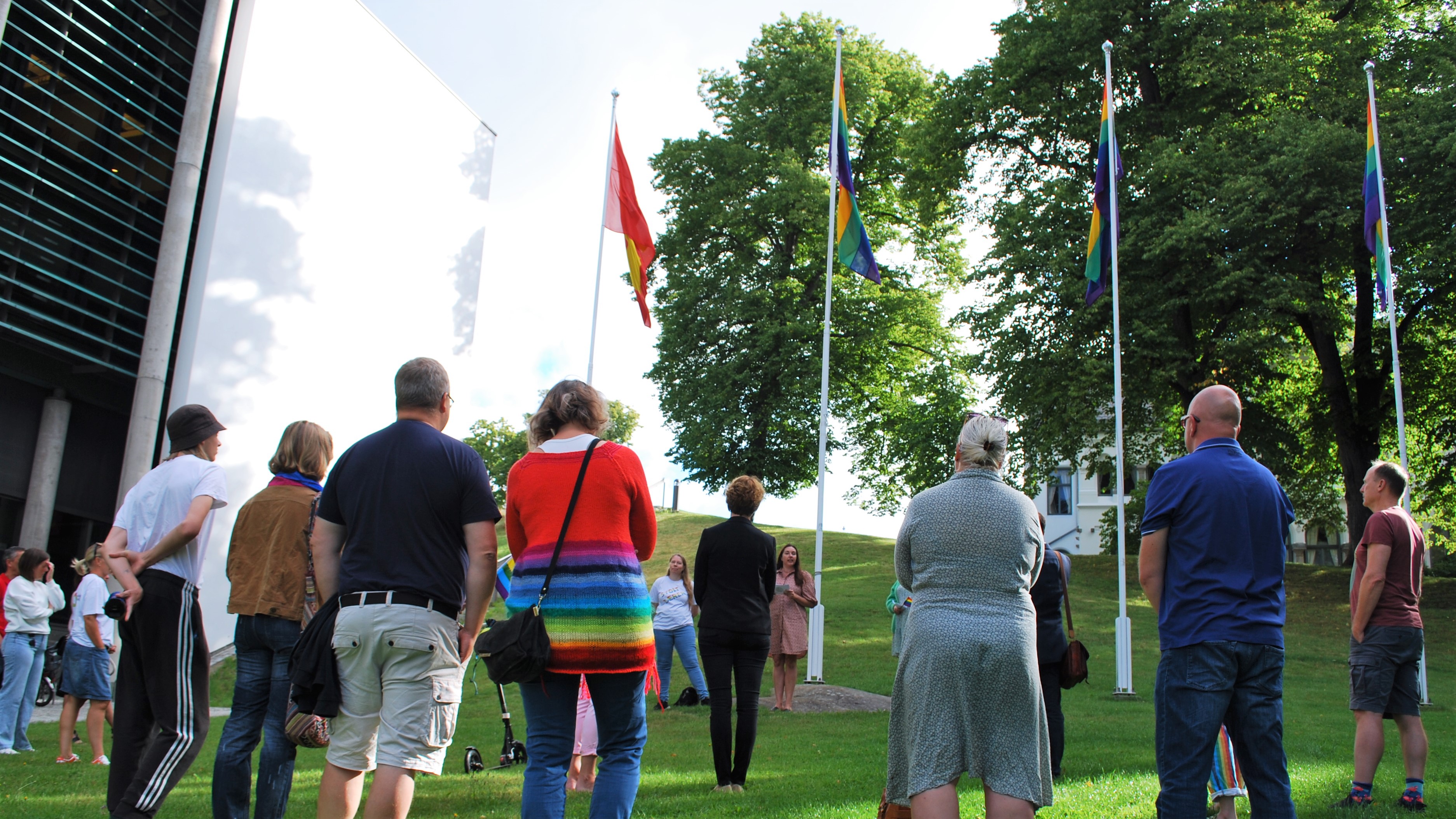 Åpning av Fredrikstad Pride 2022 utenfor byens rådhus.