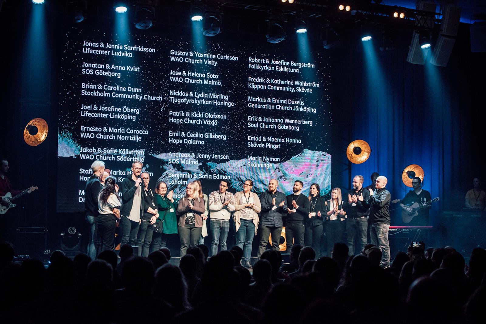 Nya församlingar presenteras på konferensen Pingst pastor. Av totalt 22 nyplanteringar har 16 har ett engelskt namn. 3 av dessa 22 har inget namn ännu.