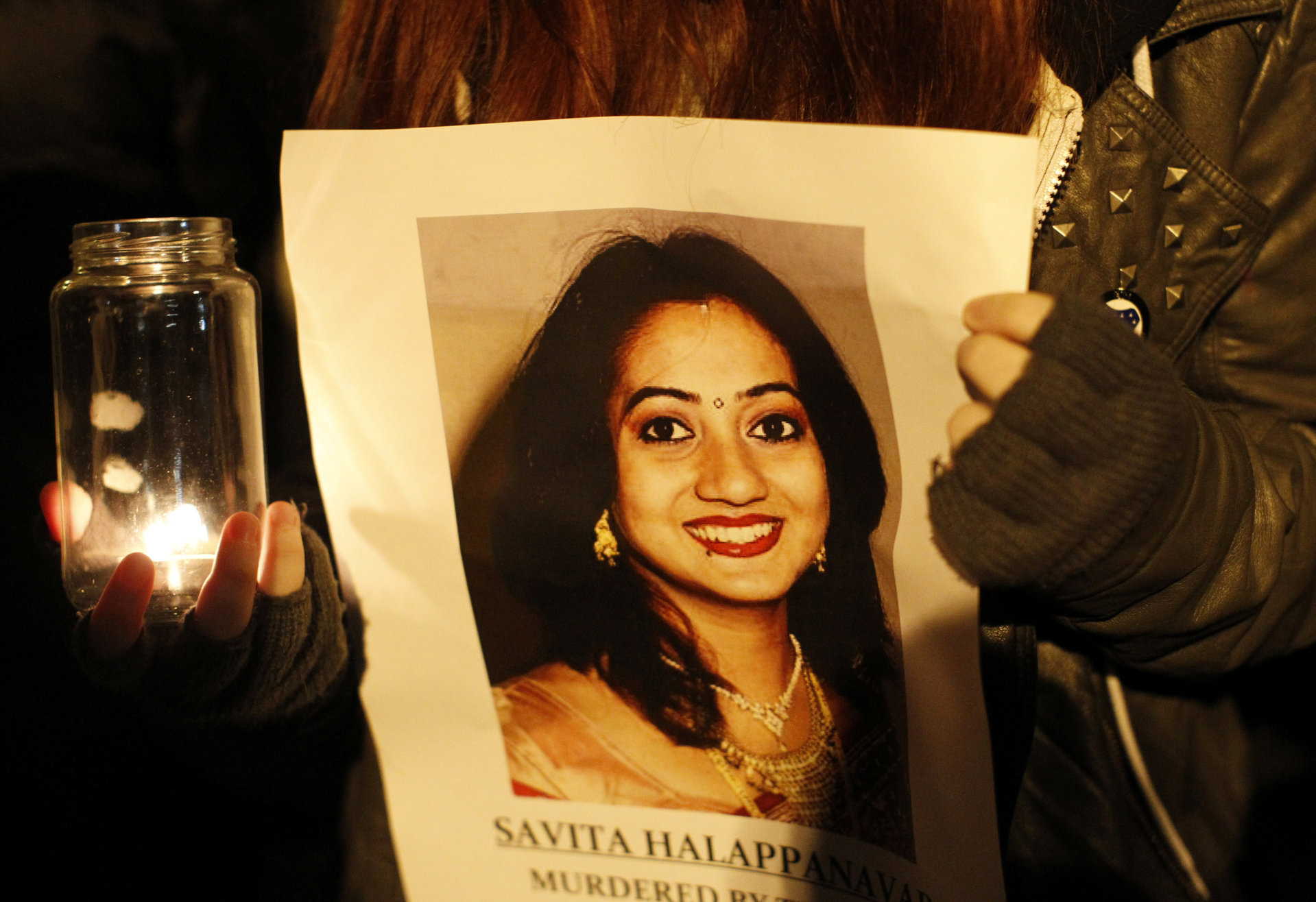 VEKKET RASERI: Savita Halappanavas dødsfall på et irsk sykehus i 2012 fikk for alvor fart på abortdebatten. FOTO: NTB SCANPIX