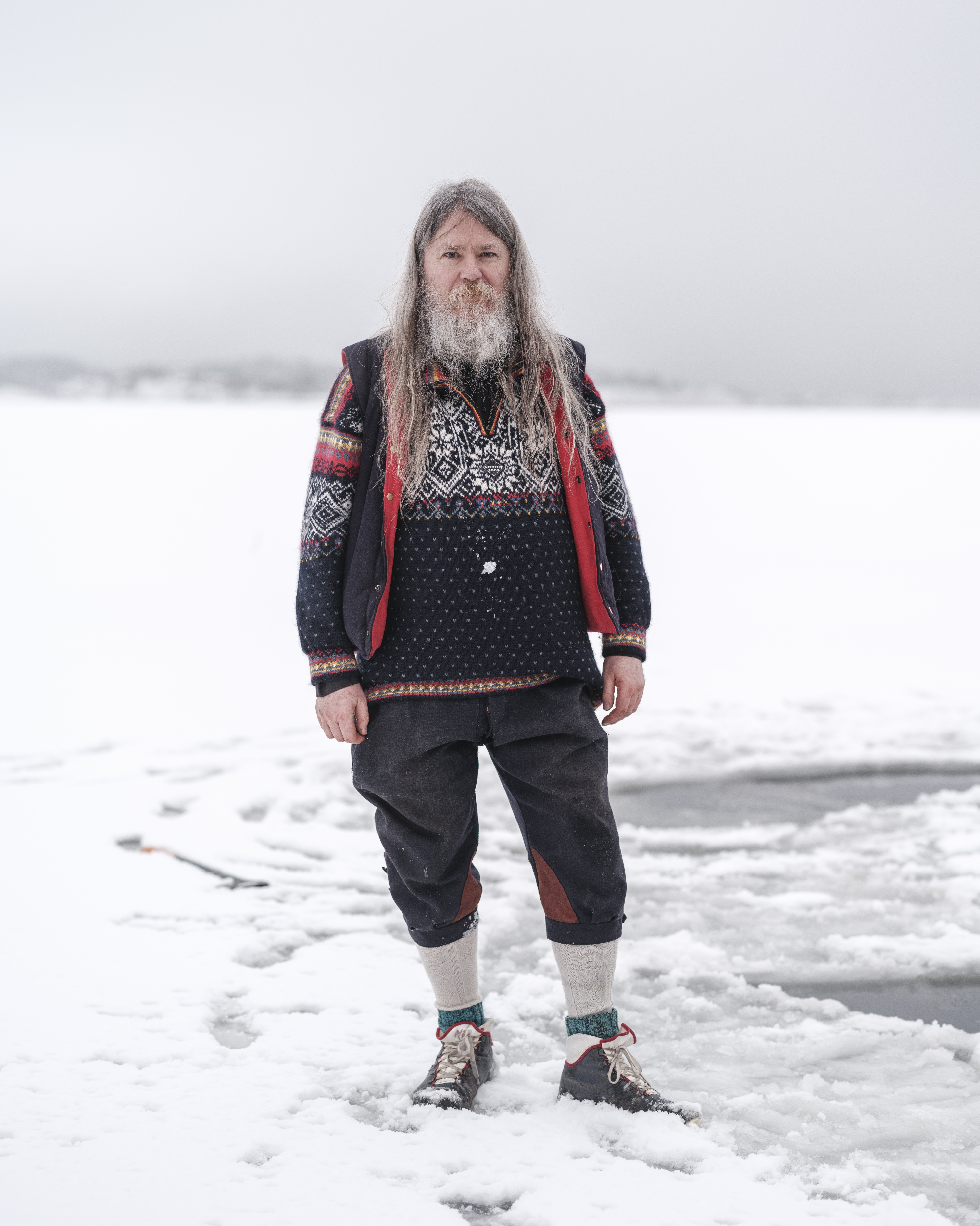 Trygve Bauge isbader ved Holmen fjordhotell. Støttegruppa for Trond Giske.