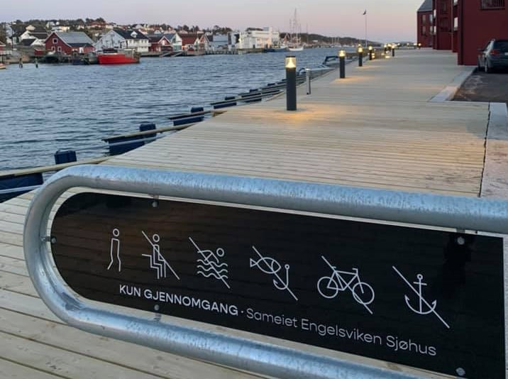 Fredrikstad kommune: Skiltet ved Engelsviken Sjøhus må fjernes