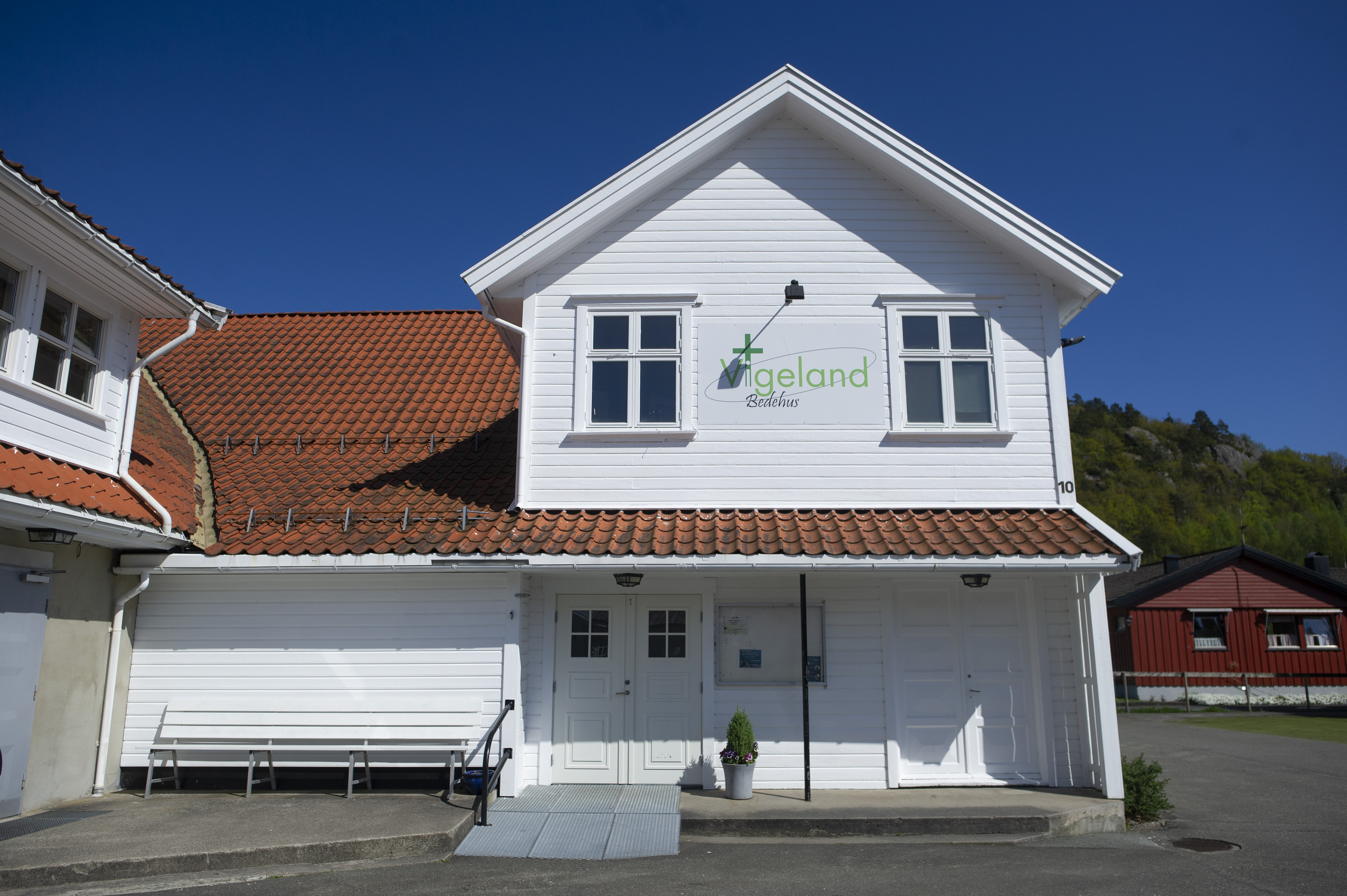 På kort tid har de kristne møtehelgene på Vigeland vokst seg ut av to lokaler. Hlegen 19.-21. mai ble møtene lagt til Lindesneshallen. Den har kapasitet for 1.400 personer.