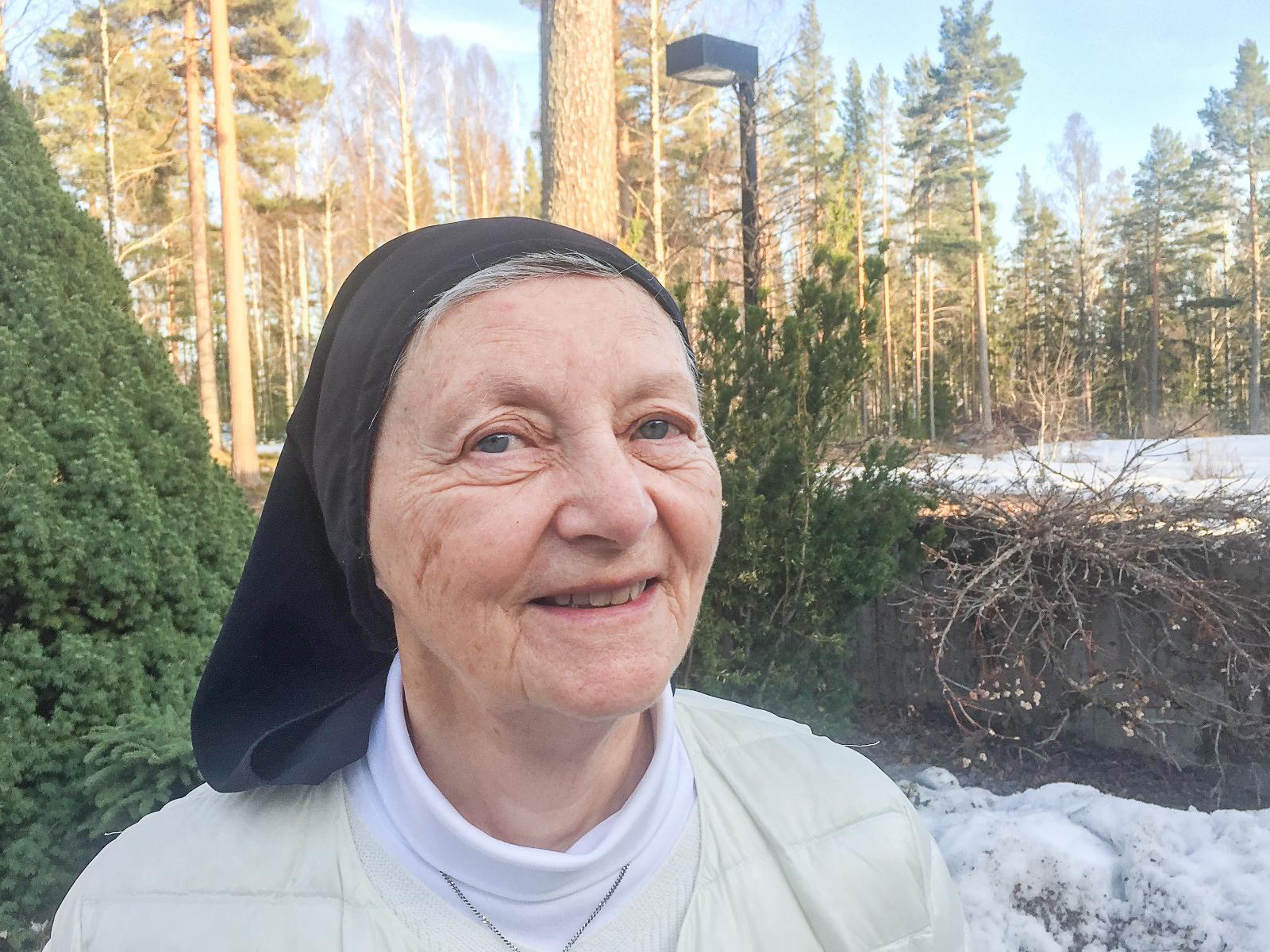 Nunna kallas tillbaka från Rättvik till Frankrike inför ålderdomen