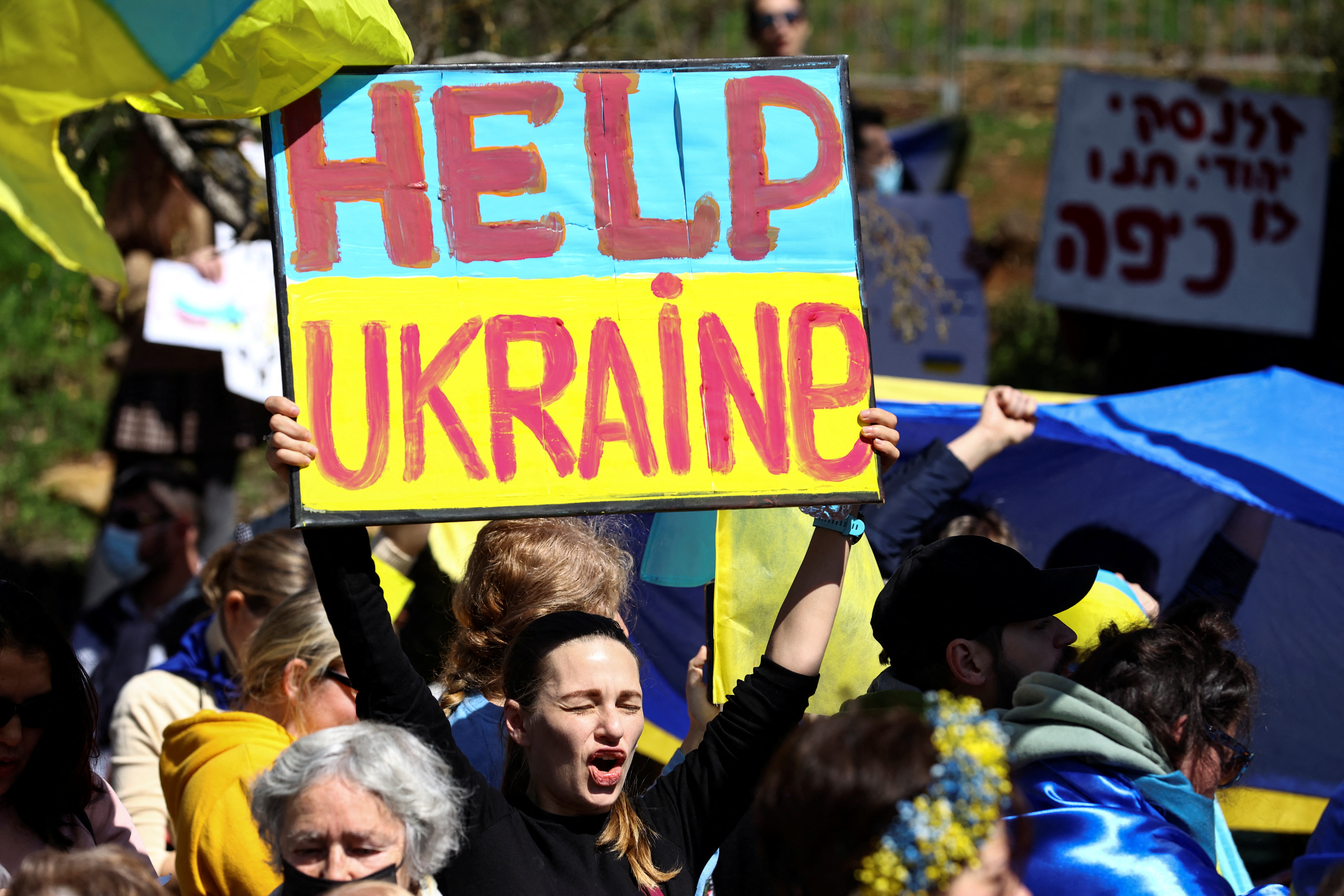 Russere og ukrainere i Israel følger gamlelandet med frykt