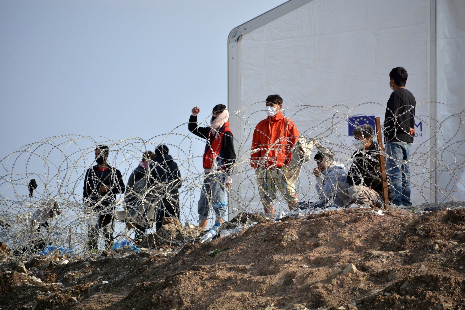 Lesvos-migranter ber om hjelp: – Vi kveles