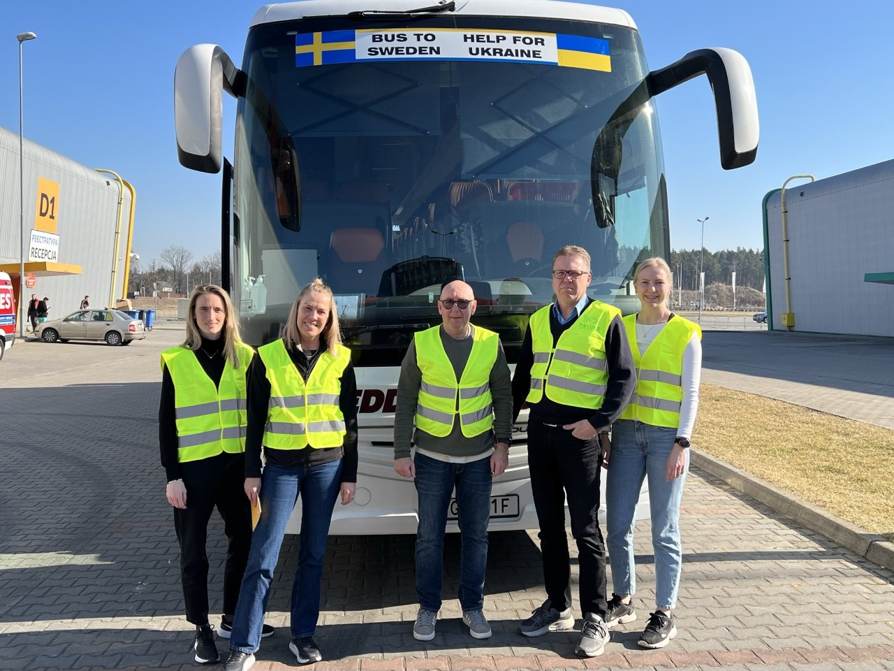 Rebecca Jansson tillsammans med de fyra andra som följde med på resan till Polen.