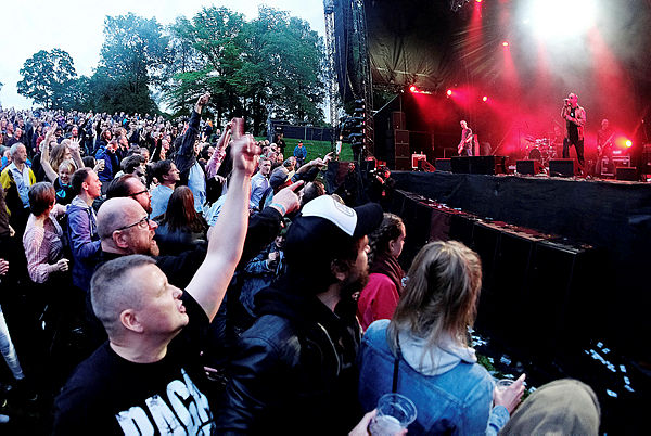 Raga Rockers spilte på Norwegian Wood-festivalen i Frognerbadet sommeren 2017.