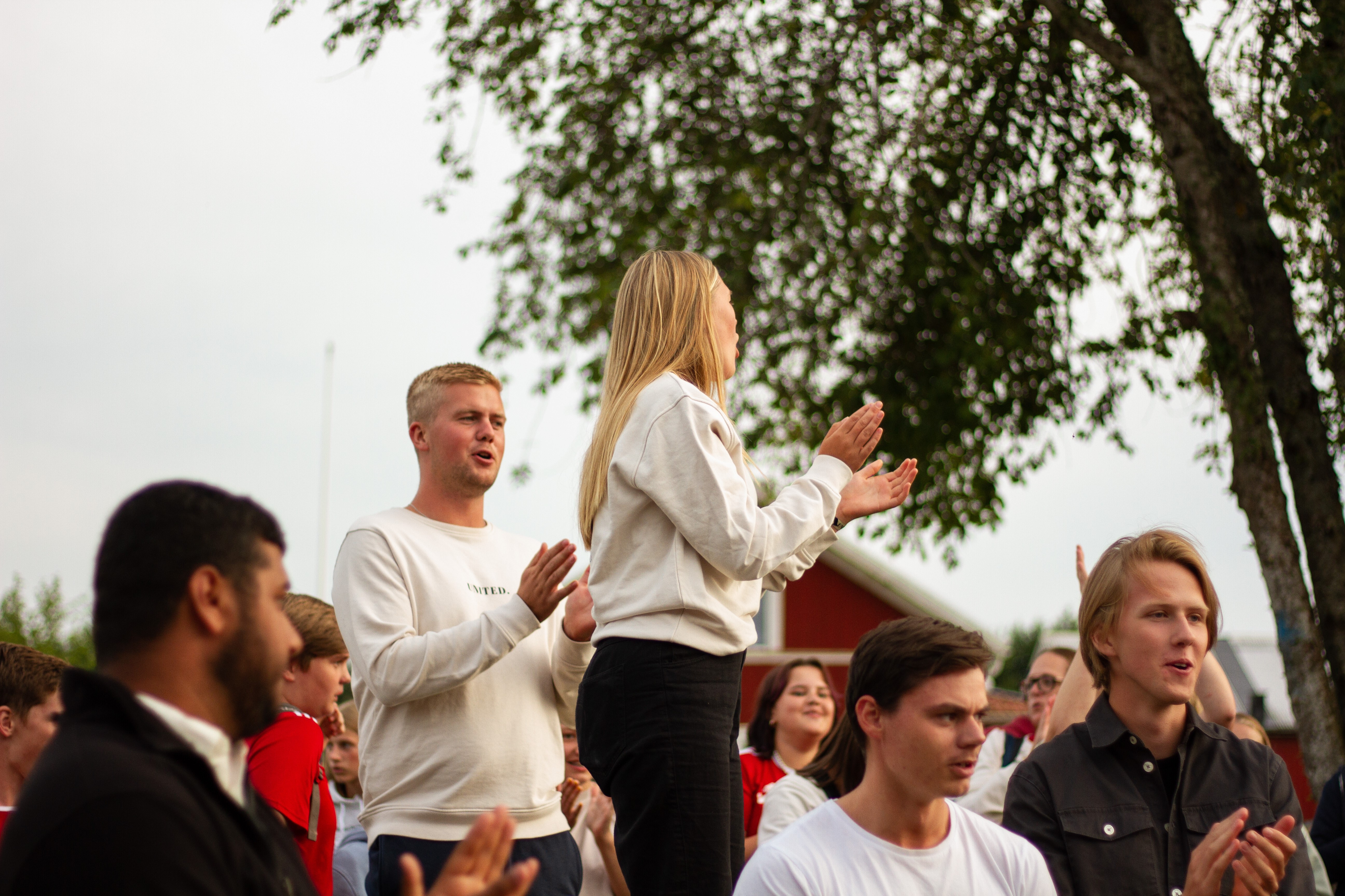 ”Allt för Sverige” i SVT besöker kristet tonårsläger 