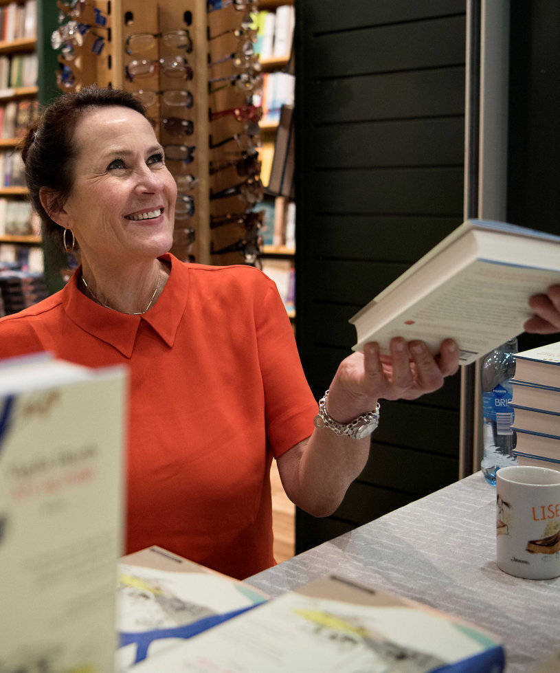 Diskusjonen om romanen som sannhet får fornyet aktualitet med søstrene Vigdis (bildet) og nå Helga Hjorths familiære romanoppgjør og andre bøker som i høst føyer seg inn i virkelighetslitteraturen. 