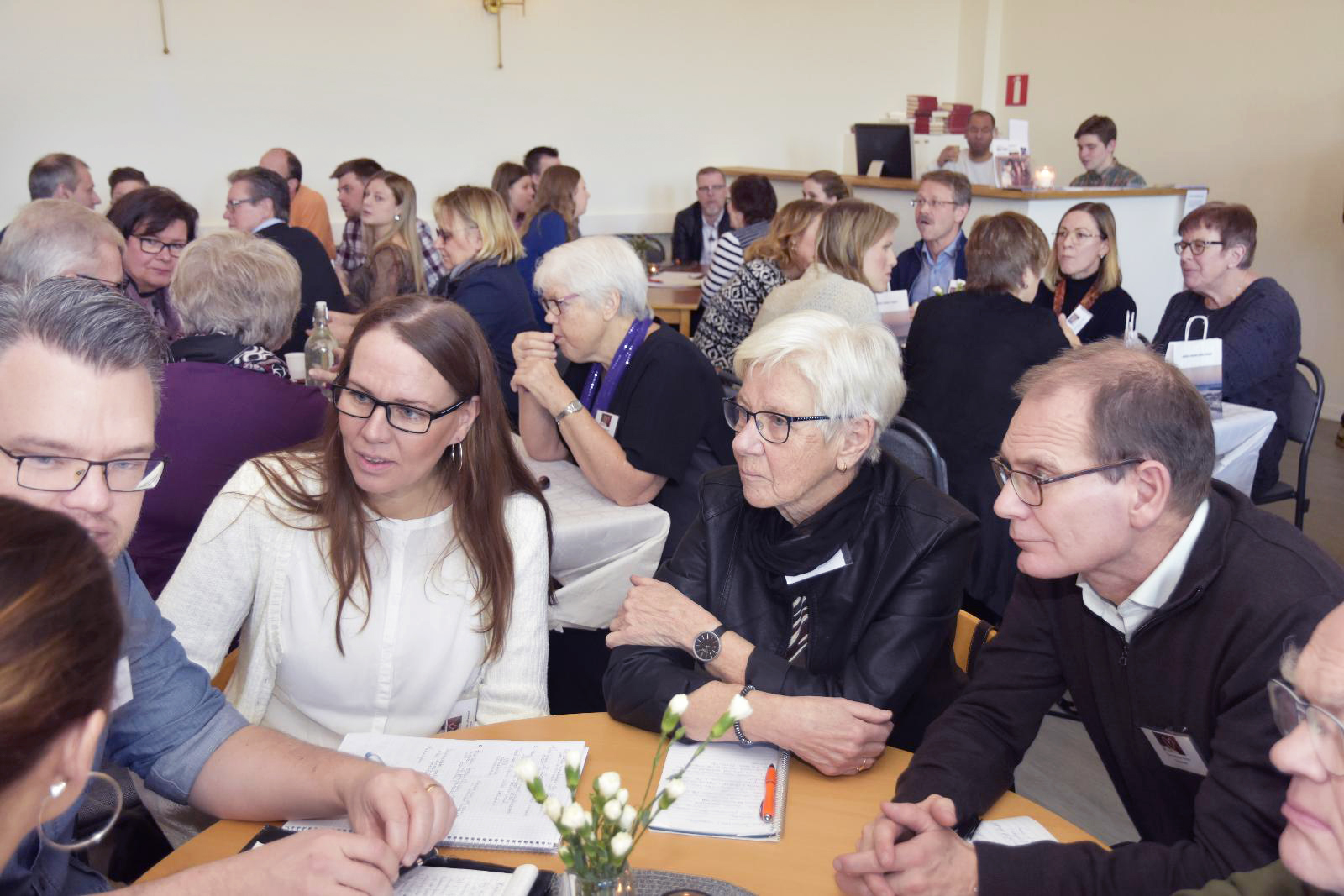 Besökare och deltagare under inspirationsdagen i Gränna pingst.