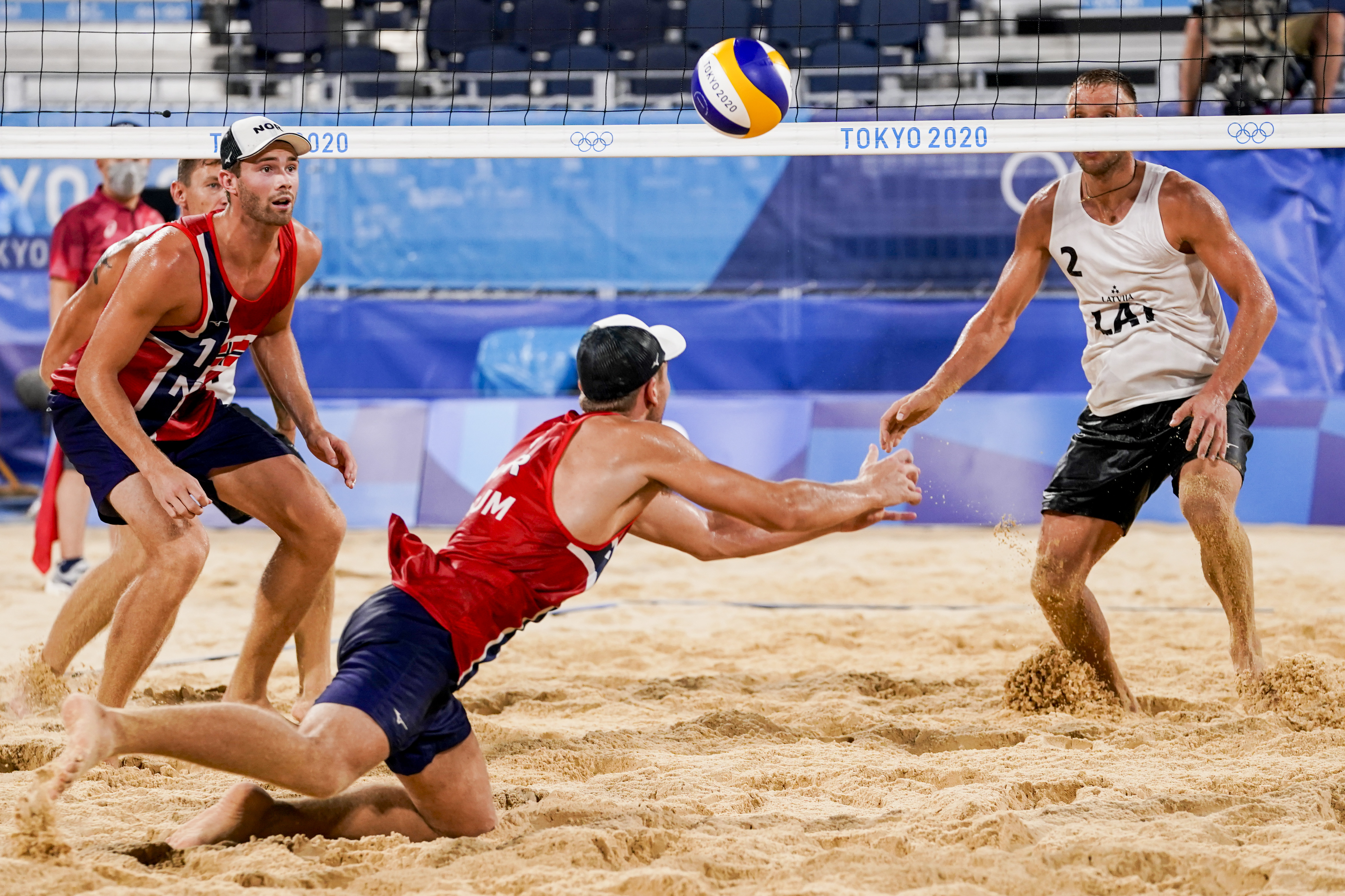 Norge videre til finalen i sandvolleyball