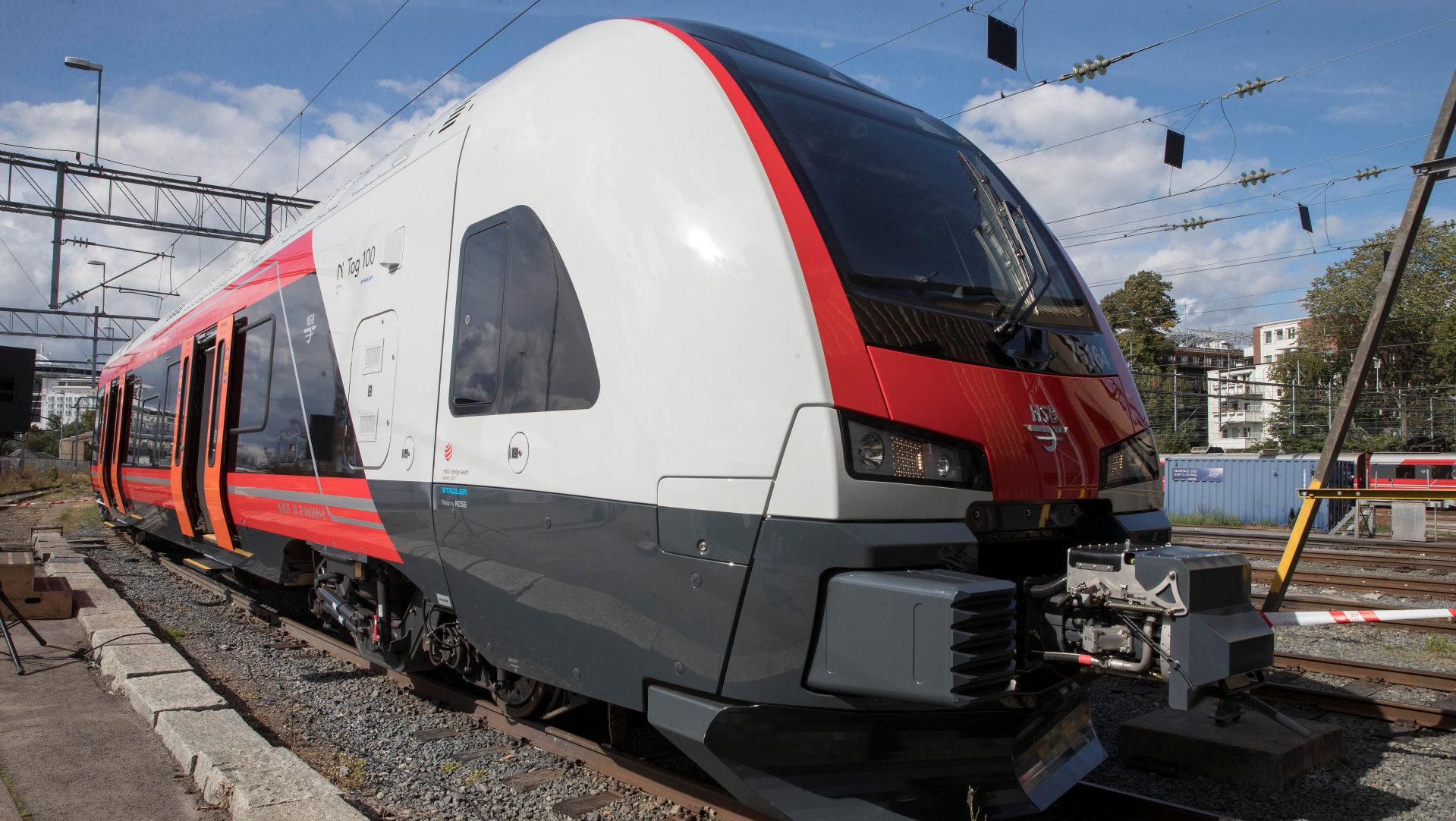 Leveringene av Flirt-togene nærmer seg slutten, og da vil det kunne ta flere år før jernbanen i Norge kan bli tilført flere nye tog. Flirt-toget på bildet var nummer 100 i rekken da det ble levert i august i fjor.