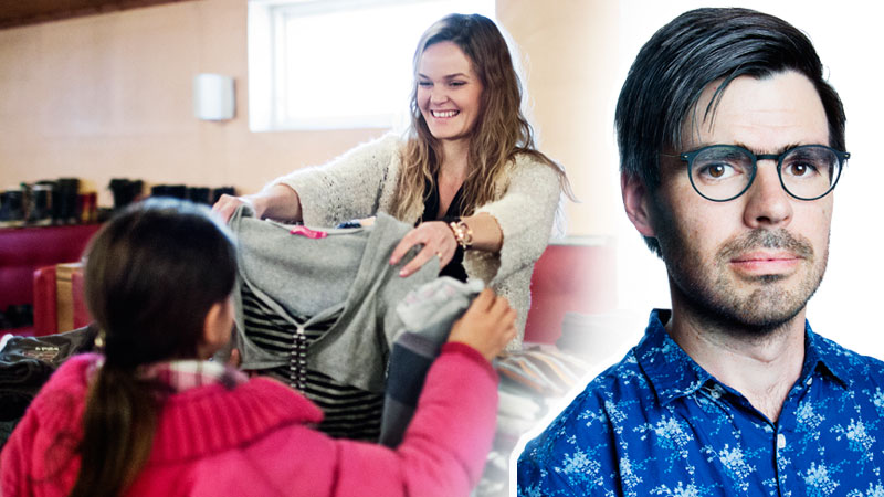 Migrantstöd. Svenska frikyrkliga är en av de mest flyktingvänliga grupperna och stöttar nyanlända på många sätt, här genom klädutdelning på Kristet Center i Götene vintern 2015.