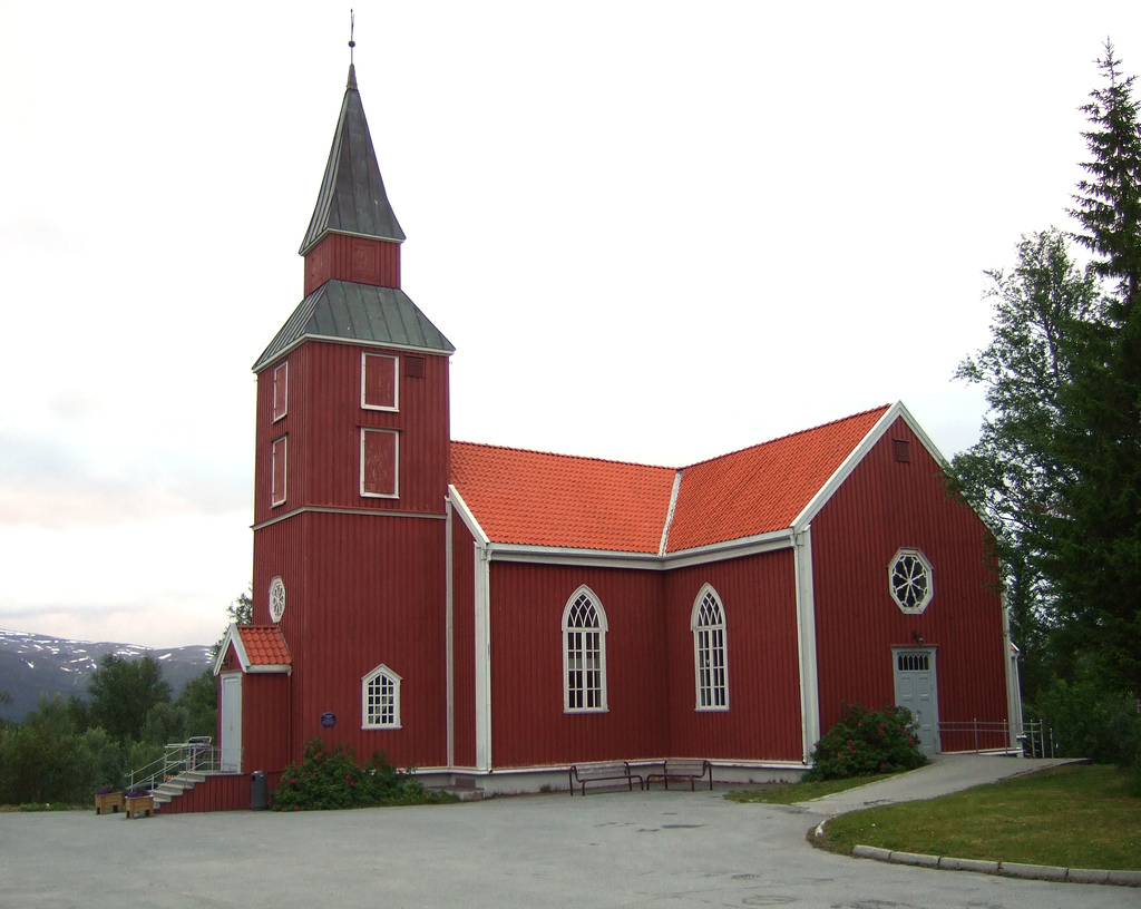 Kirke evakuert under begravelse