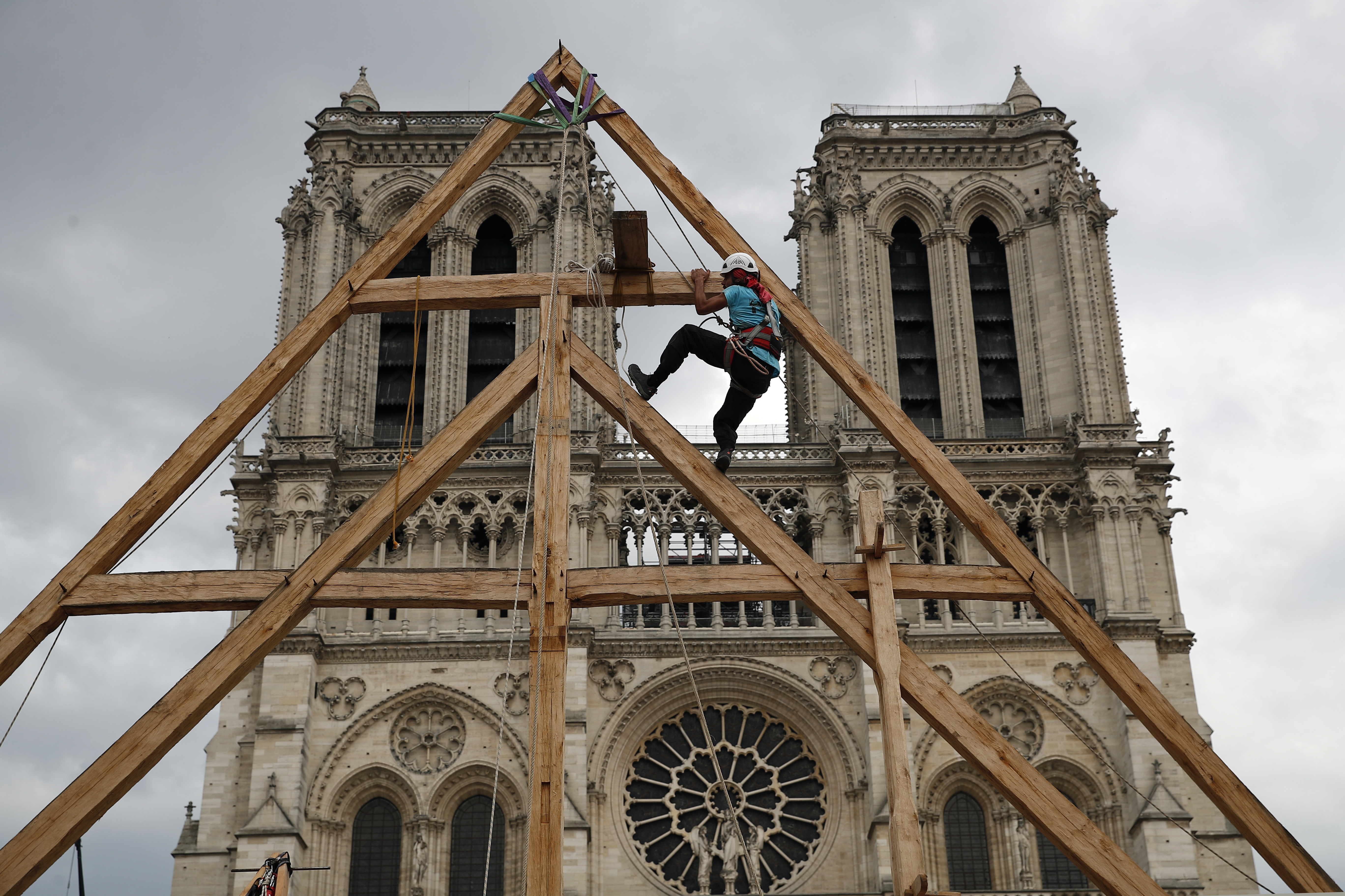 Grönt ljus för moderniserat Notre-Dame