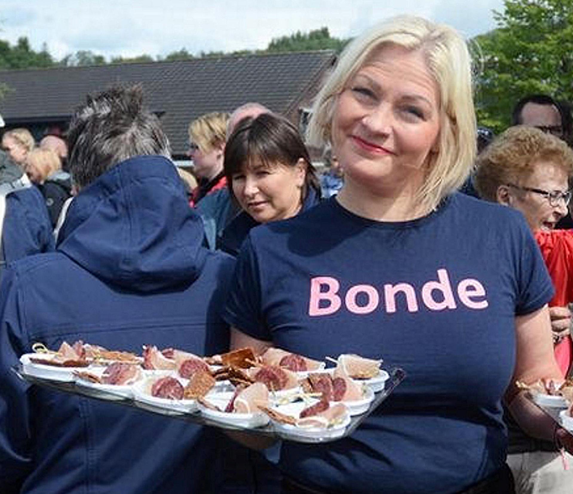 Jorid Jagtøyen fra Melhus har hjulpet bønder fra hele Østlandet som trenger fôr til sine dyr.