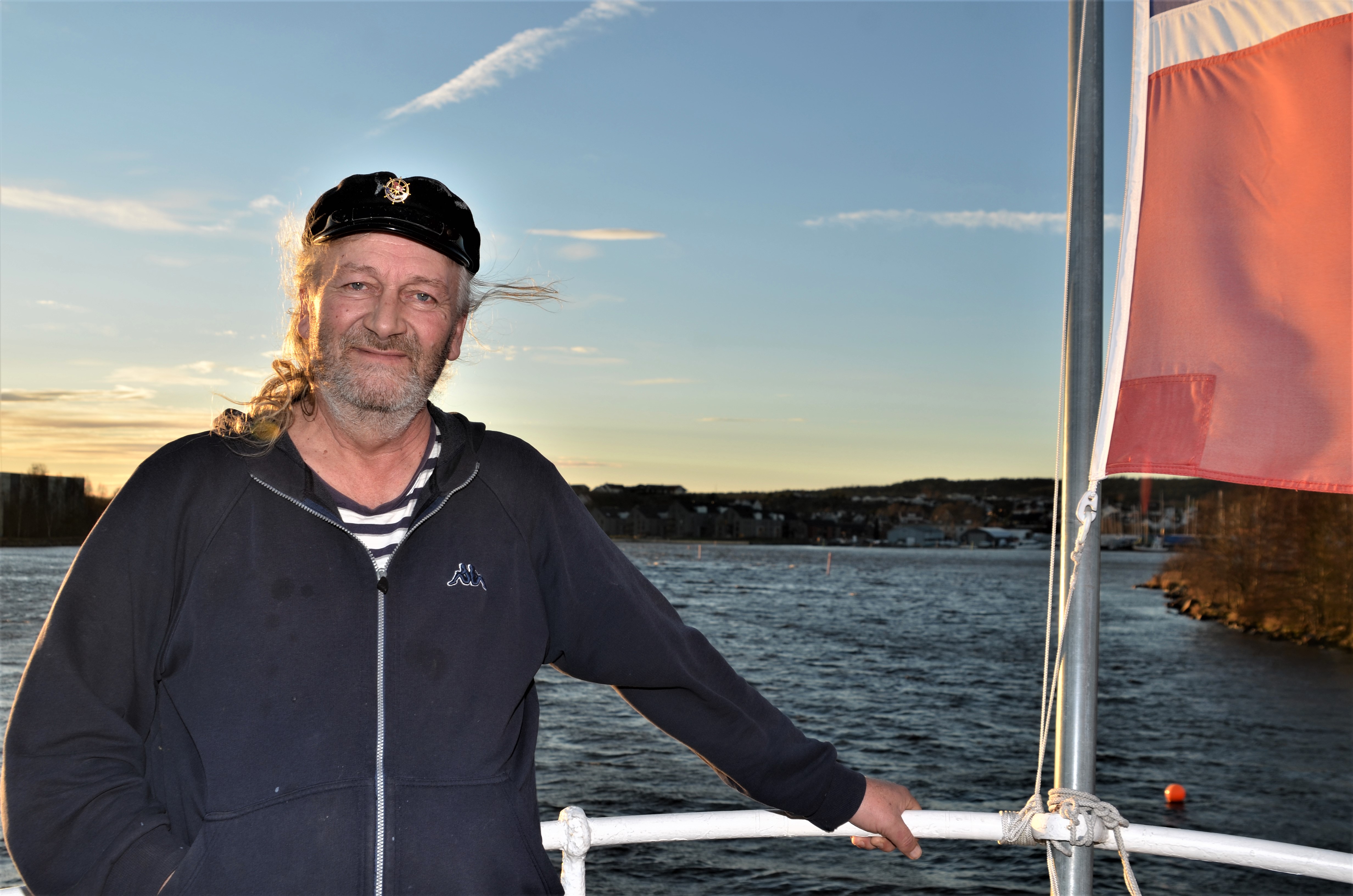 Den tidligere cruiseskipkapteinen Paul Lund Laveaux har seilt på de sju hav, med mannskap bestående av 60 nasjonaliteter og 12 religioner.