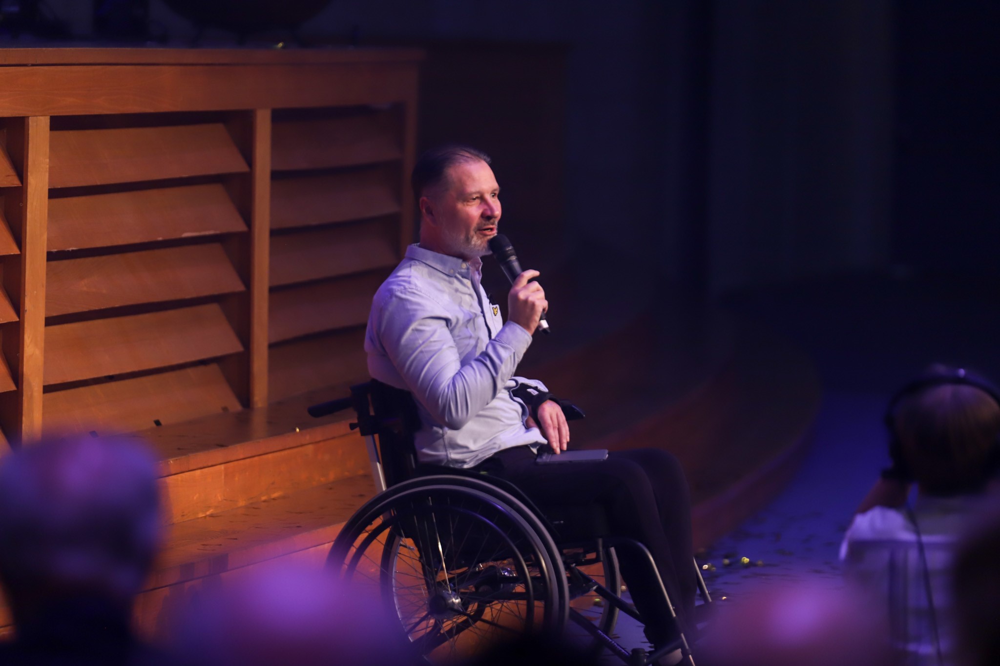 Pastor Janne Blom vid Livets ords 40-årsjubileum.