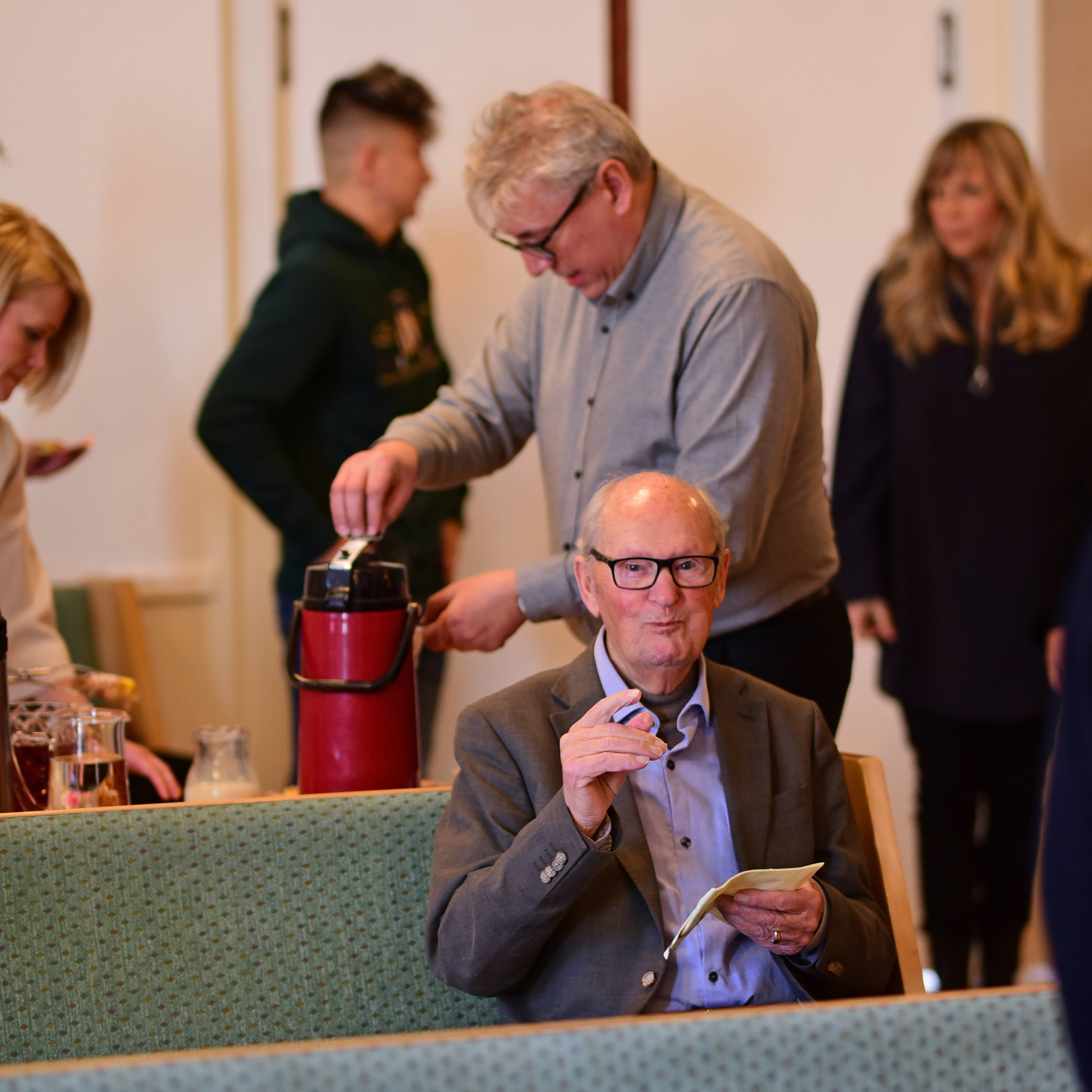 Fika efter gudstjänsten i Pingstkyrkan Karlskrona.