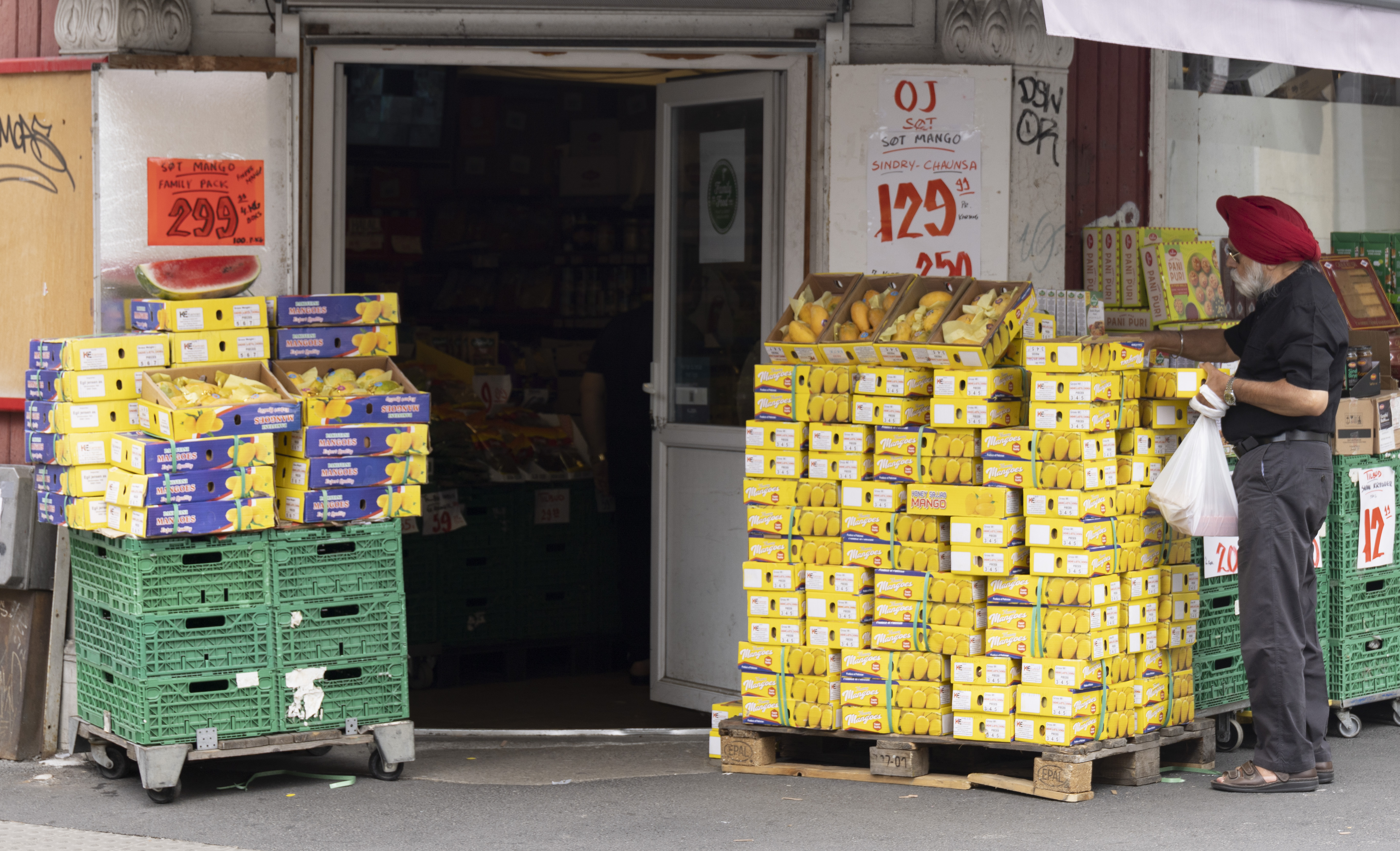 Dermed har han litt å tære på om det skulle bli manko på Mango fremover.
Foto: Geir Olsen / NTB