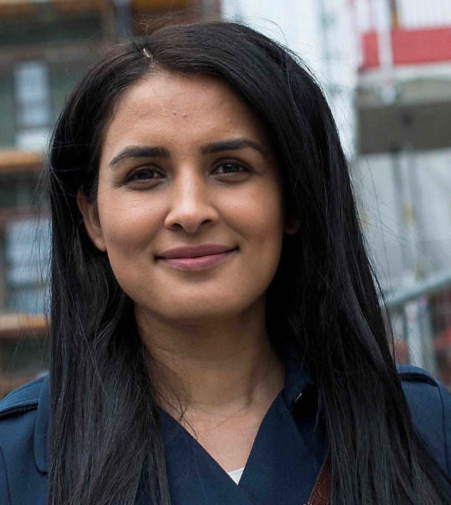 Vil ha detaljer: Saida Begum fra Høyre. FOTO: FRØYDIS FALCH URBYE