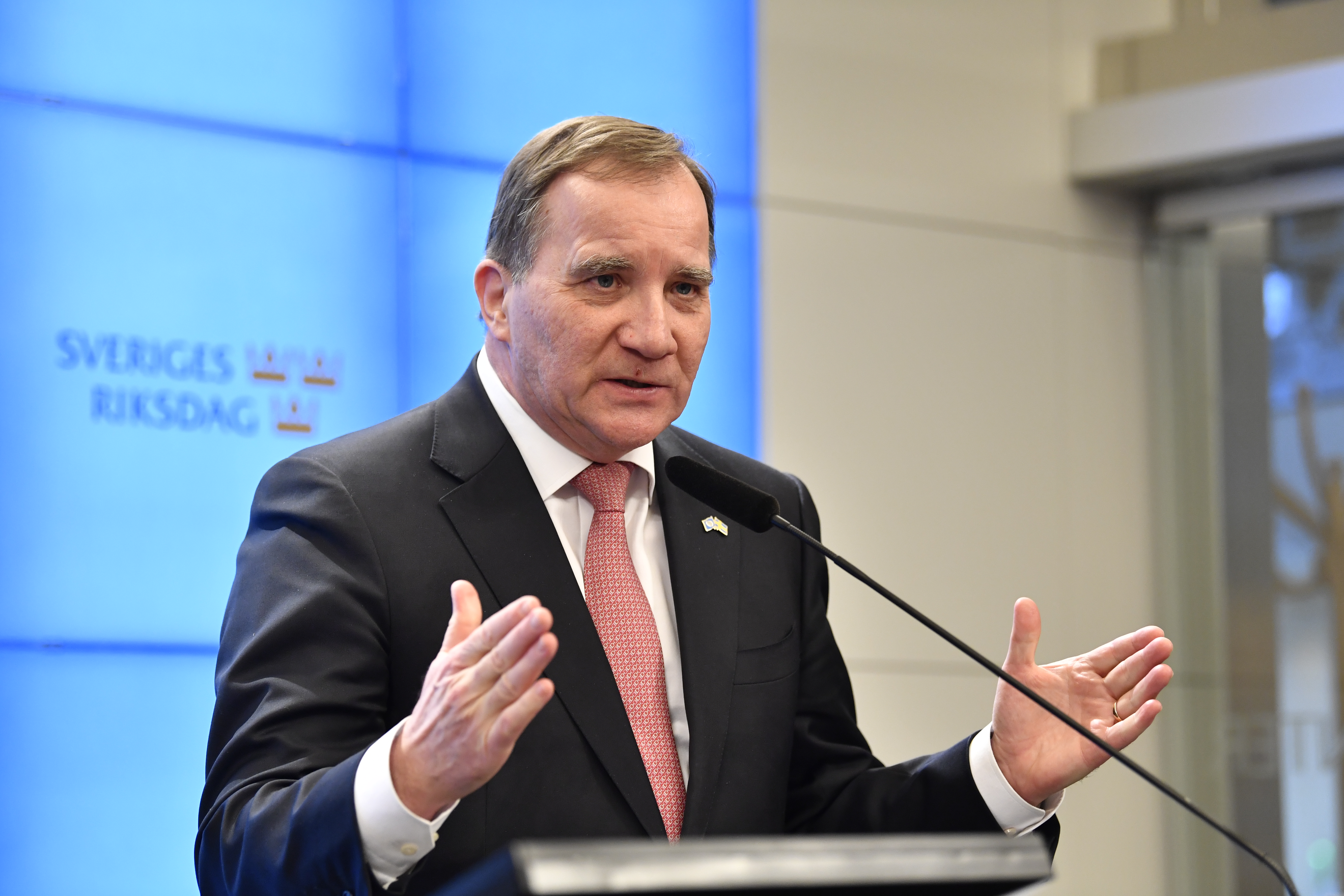 Stefan Löfven gör utspel om att skydda kyrkor