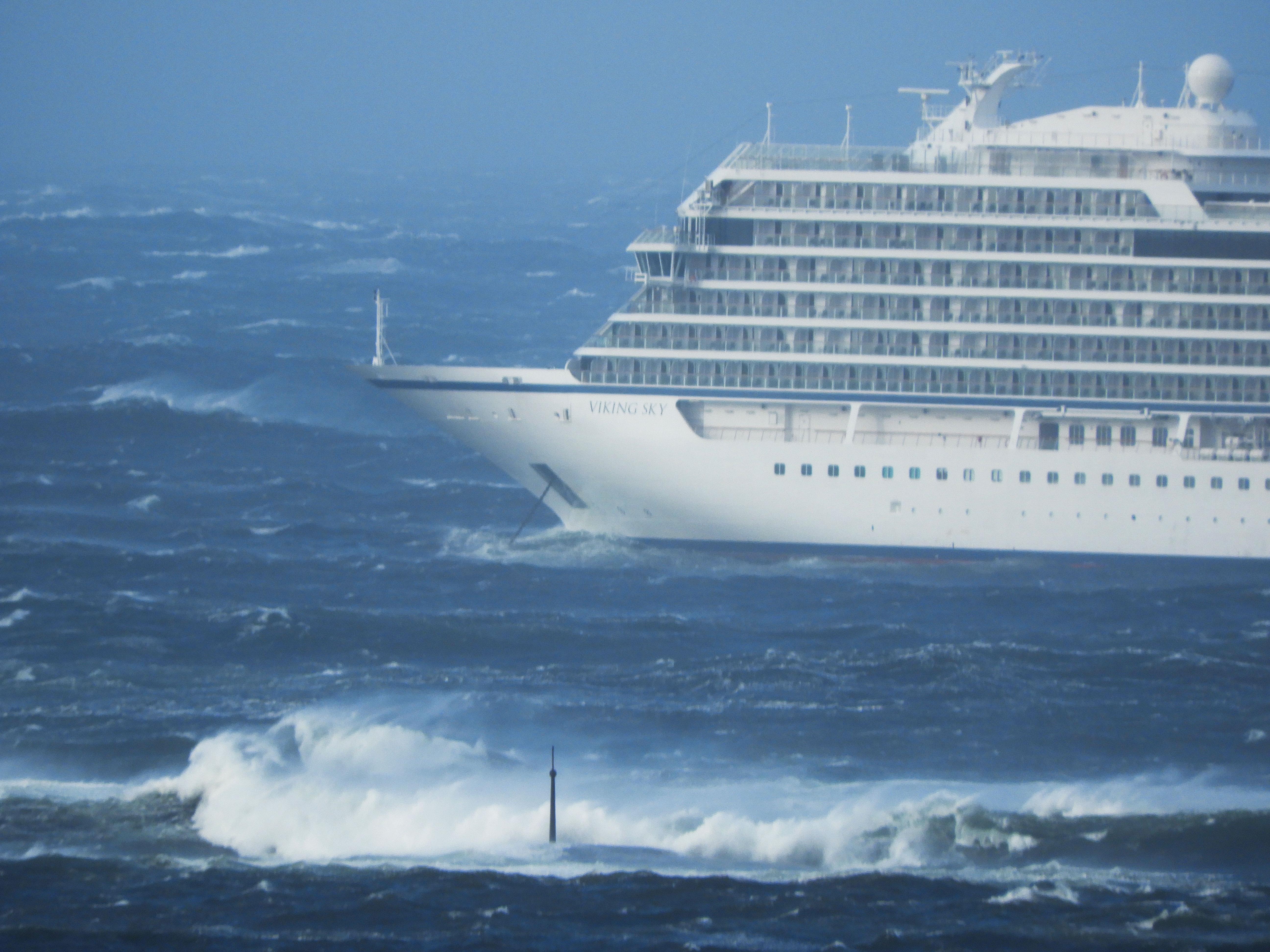 Viking Sky gikk nesten på grunn