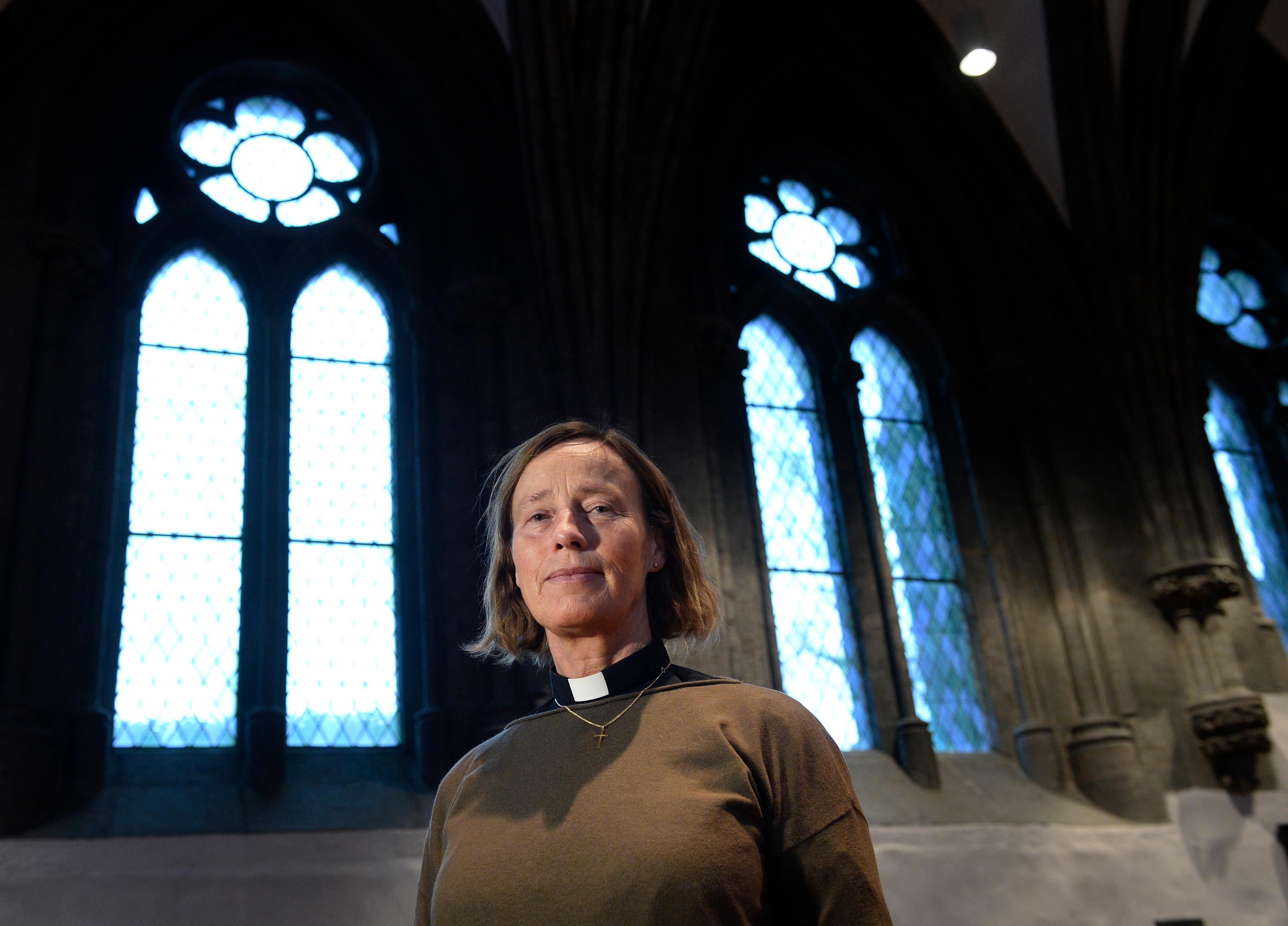 Folk flykter fra Den norske kirke. Domprost Anne Lise dn¿y