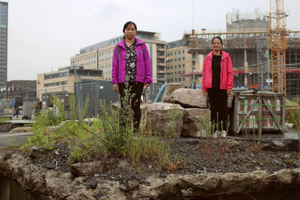 Nguyen Thi Mai Huong (t.h.) og Luu Ho Thanh Truc bor i Vietnam, tett på noen av de områdene i verden som allerede kjenner klimaendringene tydelig på kroppen. Her i Oslo.