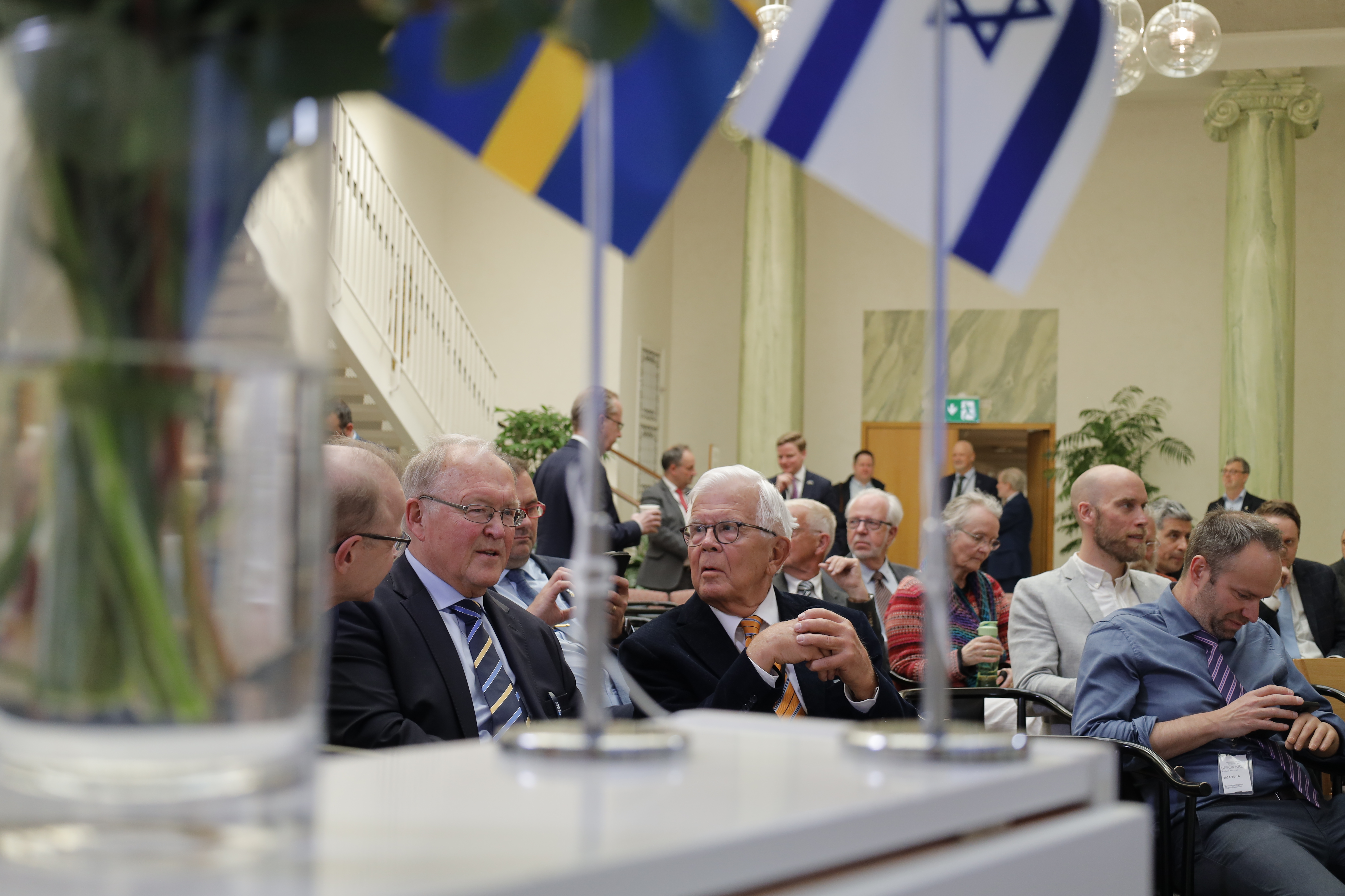 Göran Persson (S) och Alf Svensson (KD) på plats i riksdagen för att fira Israel 75 år.