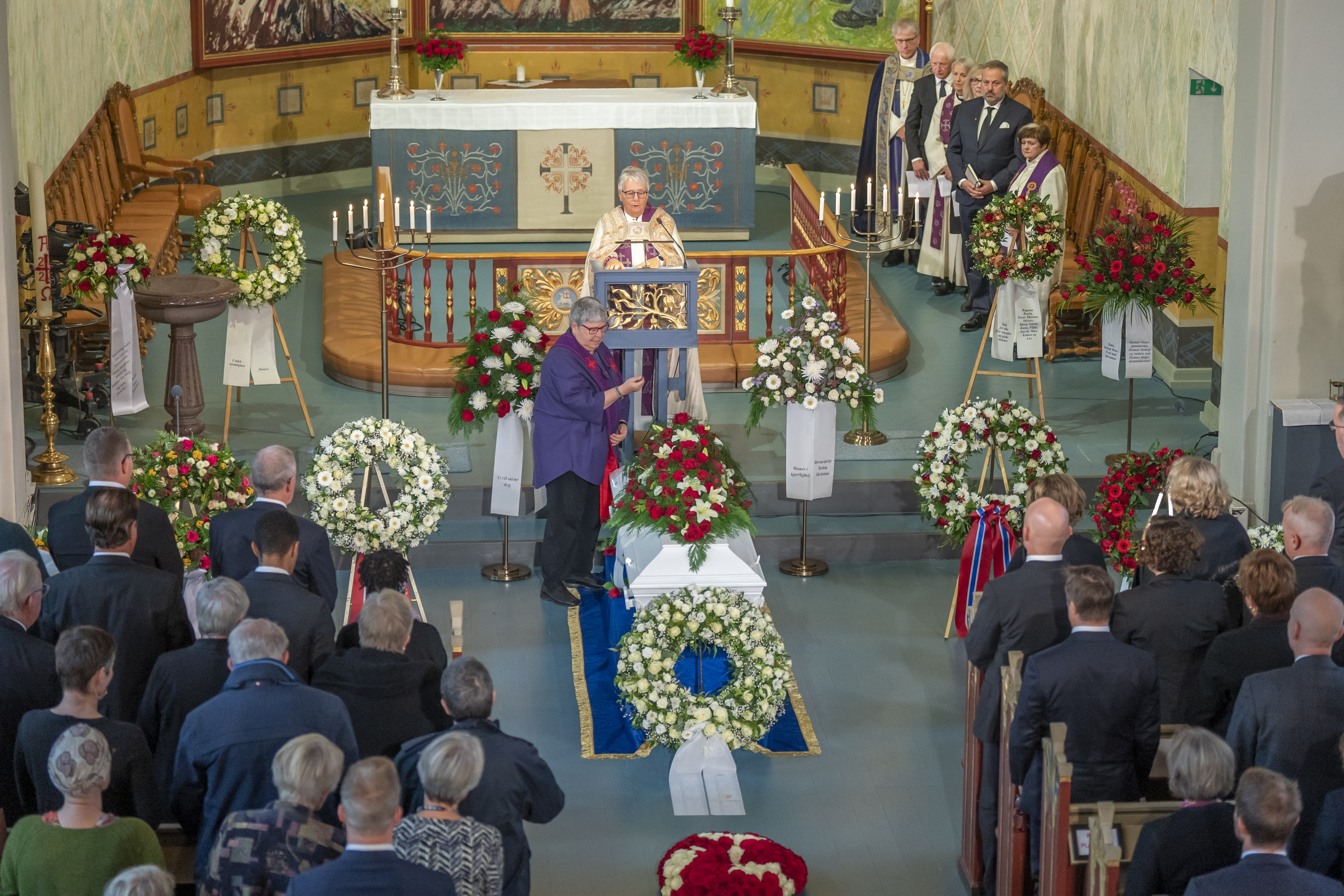Biskop Rosemarie Köhn begraves fra Hamar domkirke