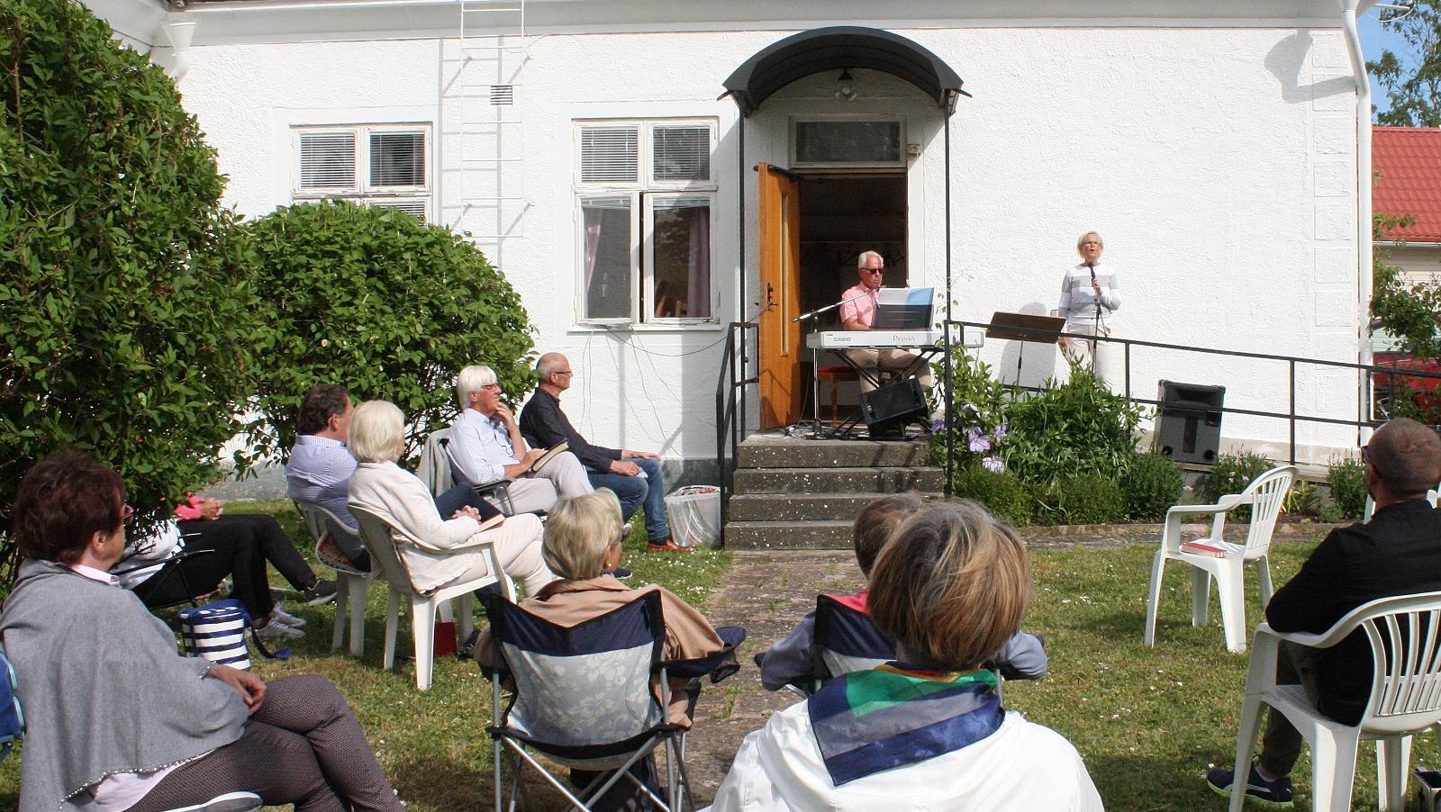 "Vi har bestämt oss för att satsa på varje söndag kl 16.00  så länge vi har nuvarande restriktioner", säger Peo Larsson