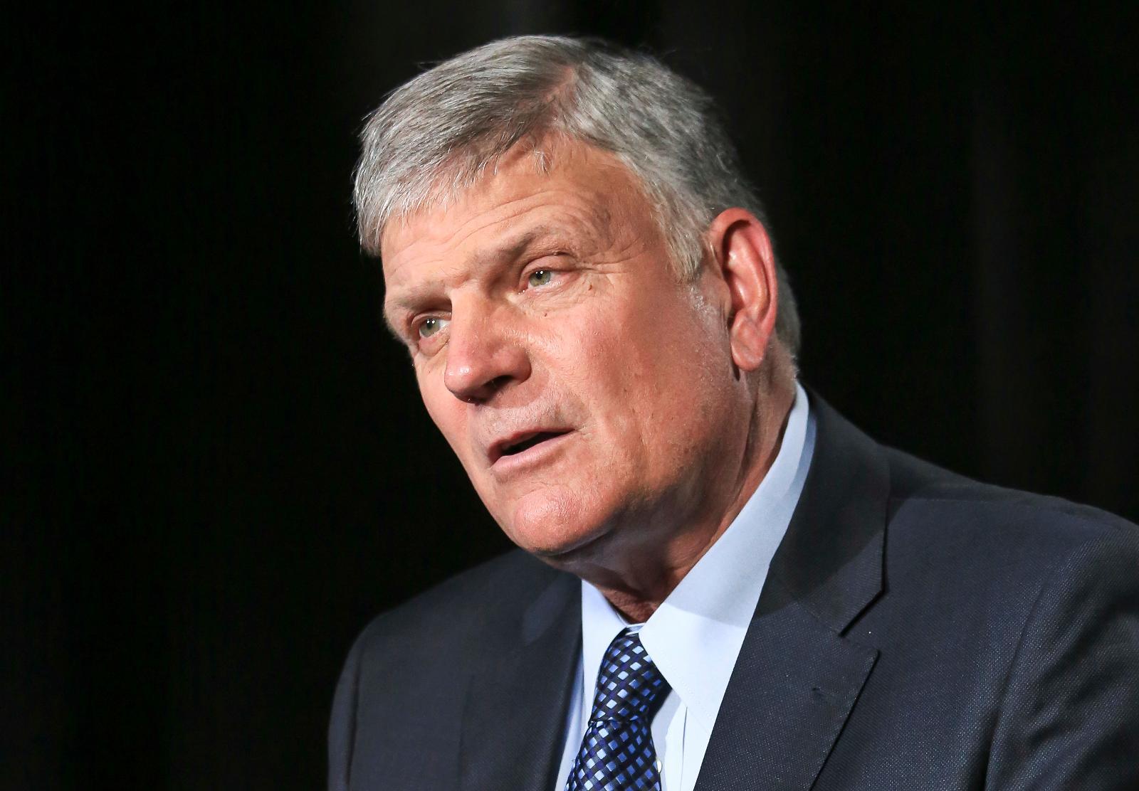 Franklin Graham portas från ytterligare brittiska städer