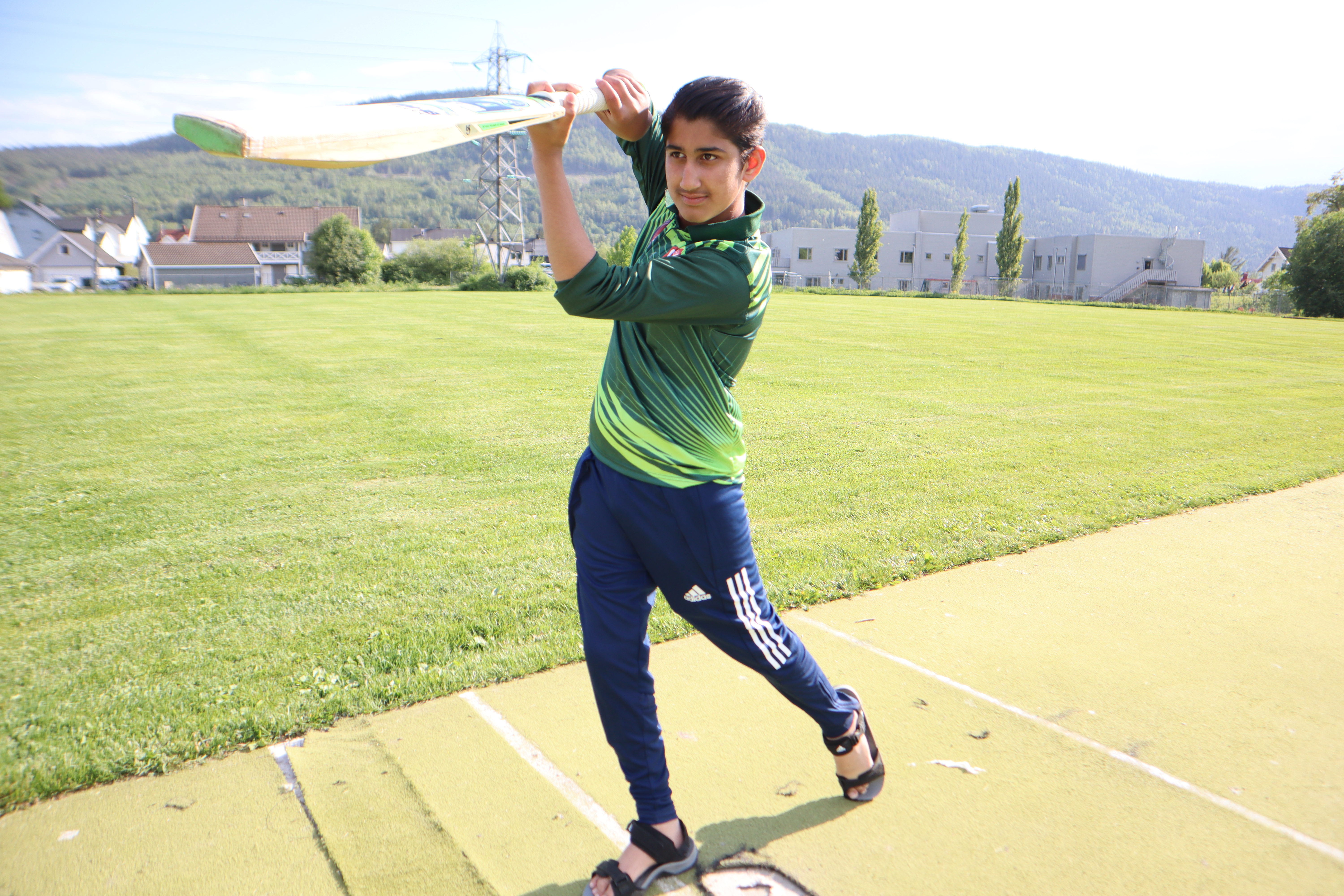 Subhan Ahmed (12) drømmer om å bli landslagspiller.