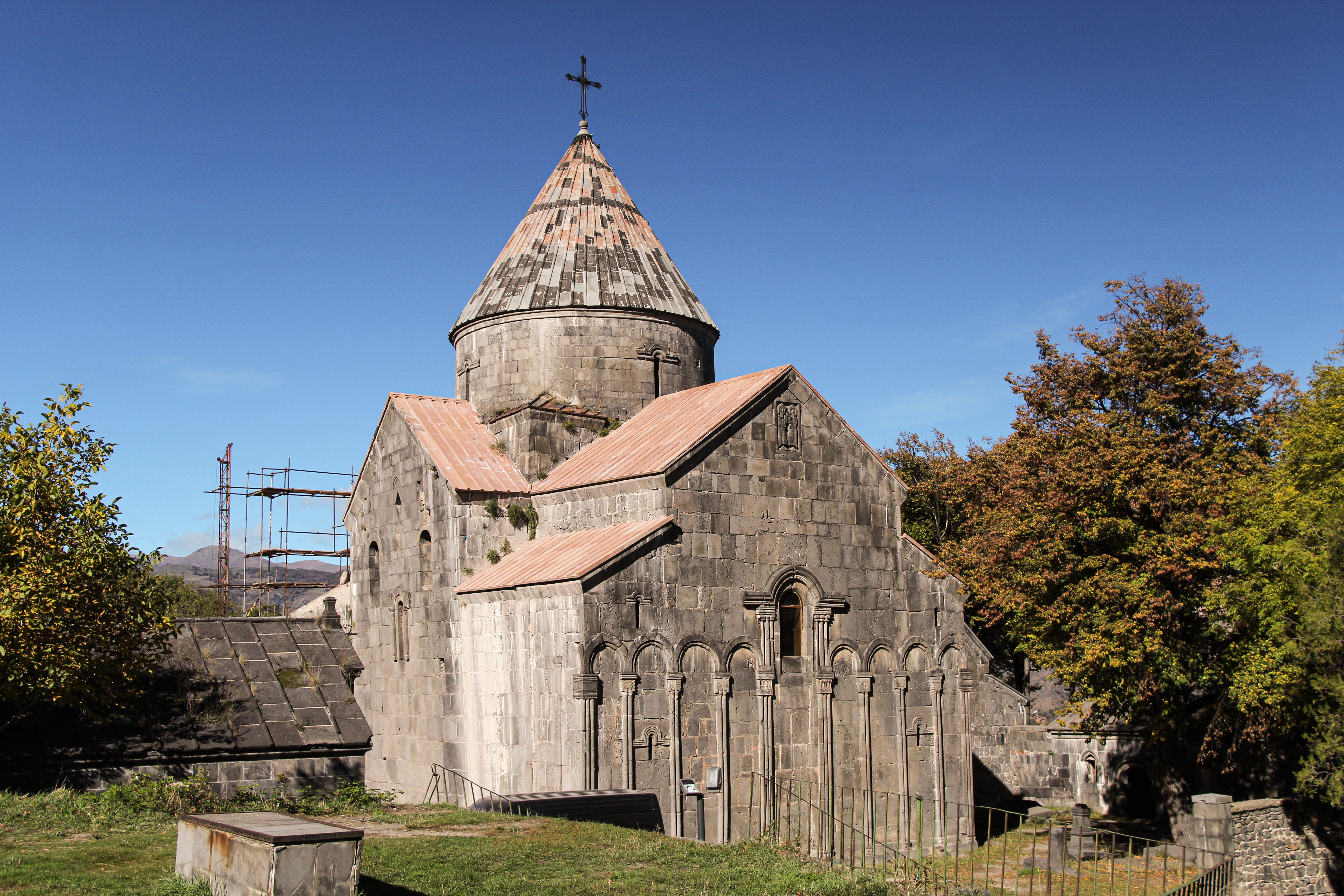 Helgedomarna Haghpat och Sanahin i Armenien är världsarvsklassade och en del av landets långa historia.