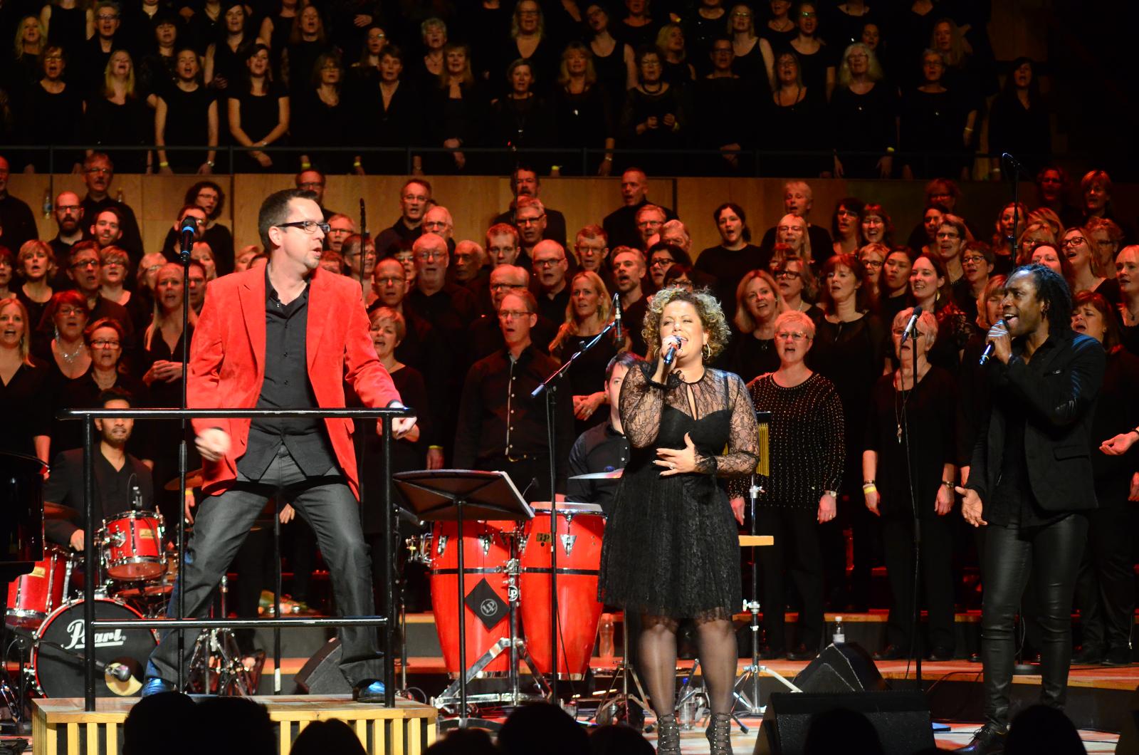 Mäktig gospelfest med 1 100 sångare