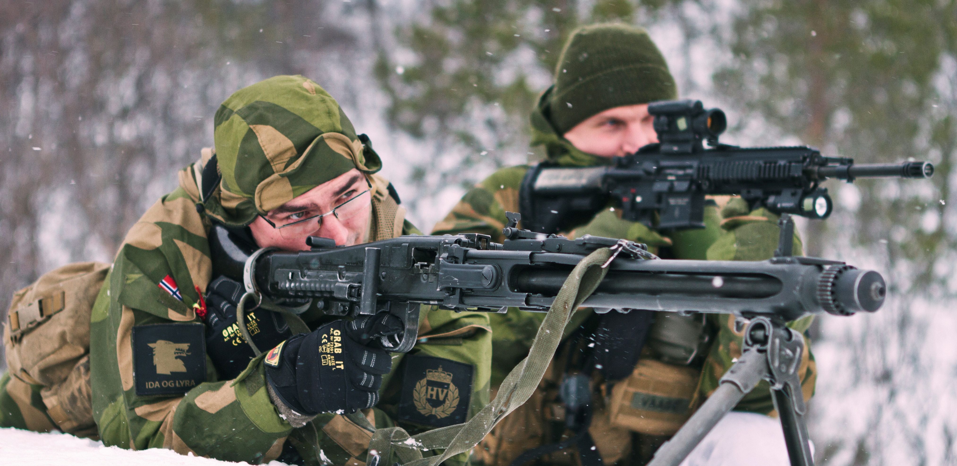 fredstid: Forsvaret er bemannet ut ifra meget nøkterne fredstidsbetraktninger, sier Jacob Børresen. Her øver soldater fra Jegertroppen på fremrykning under øvelse Joint Viking som nå pågår i Finnmark. FOTO: CHRISTINA GJERTSEN/ HV/FORSVARETS MEDIESENTER