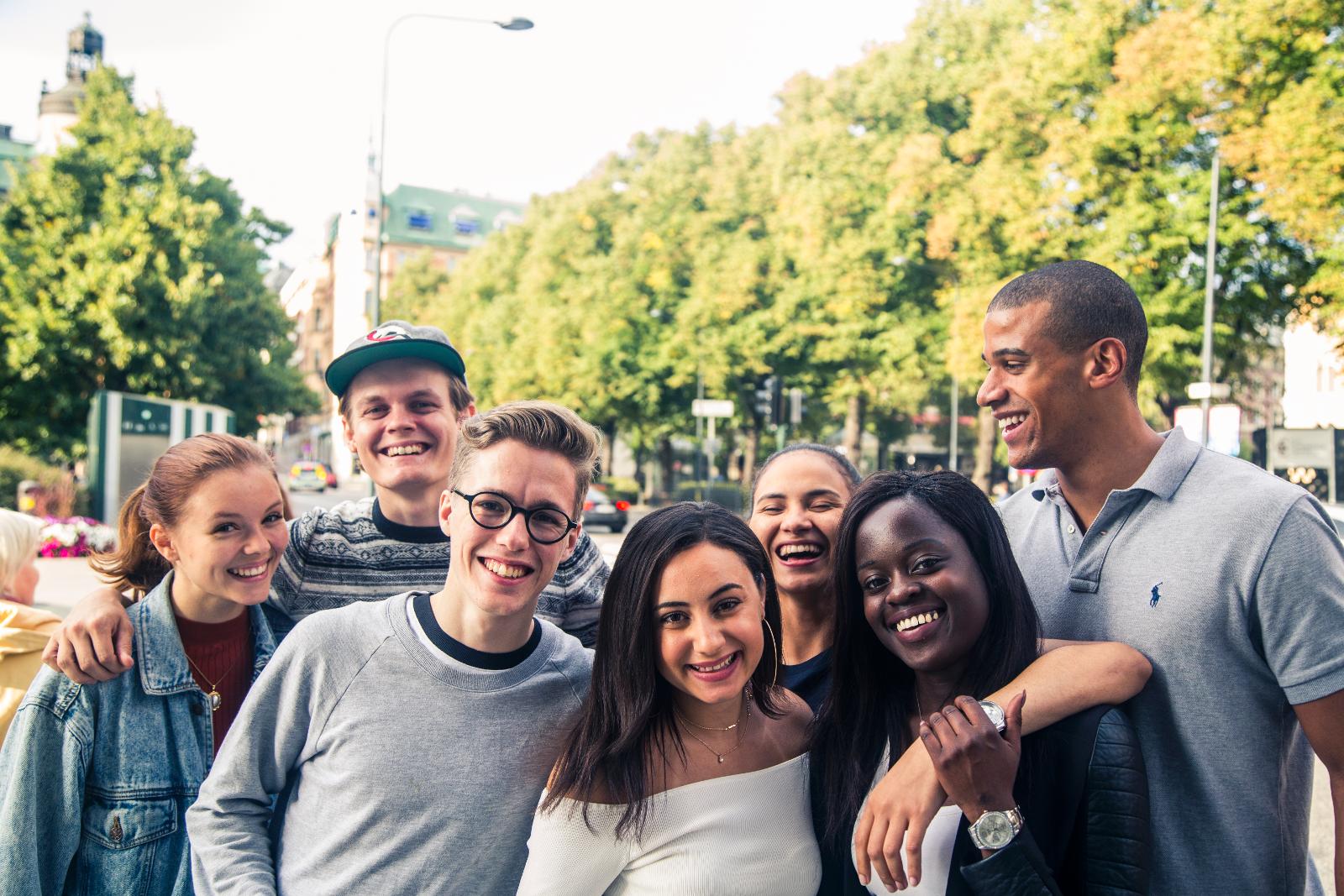 Hillsong Stockholm Södra i Södertälje samlar människor med ursprung i många olika kulturer. Här har man valt att bara fira en gemensam gudstjänst. ”Vi bygger inte en kyrkor i kyrkan, utan är samma församling”, säger pastorn Tigleth Malkey.