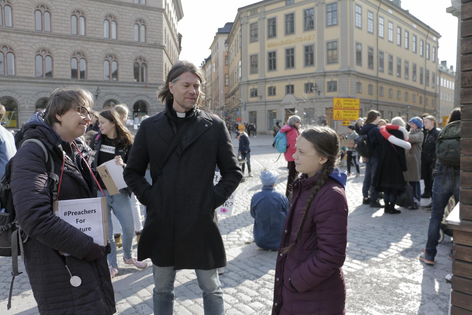 Nu har påven bokat tid med klimatkämpen Greta